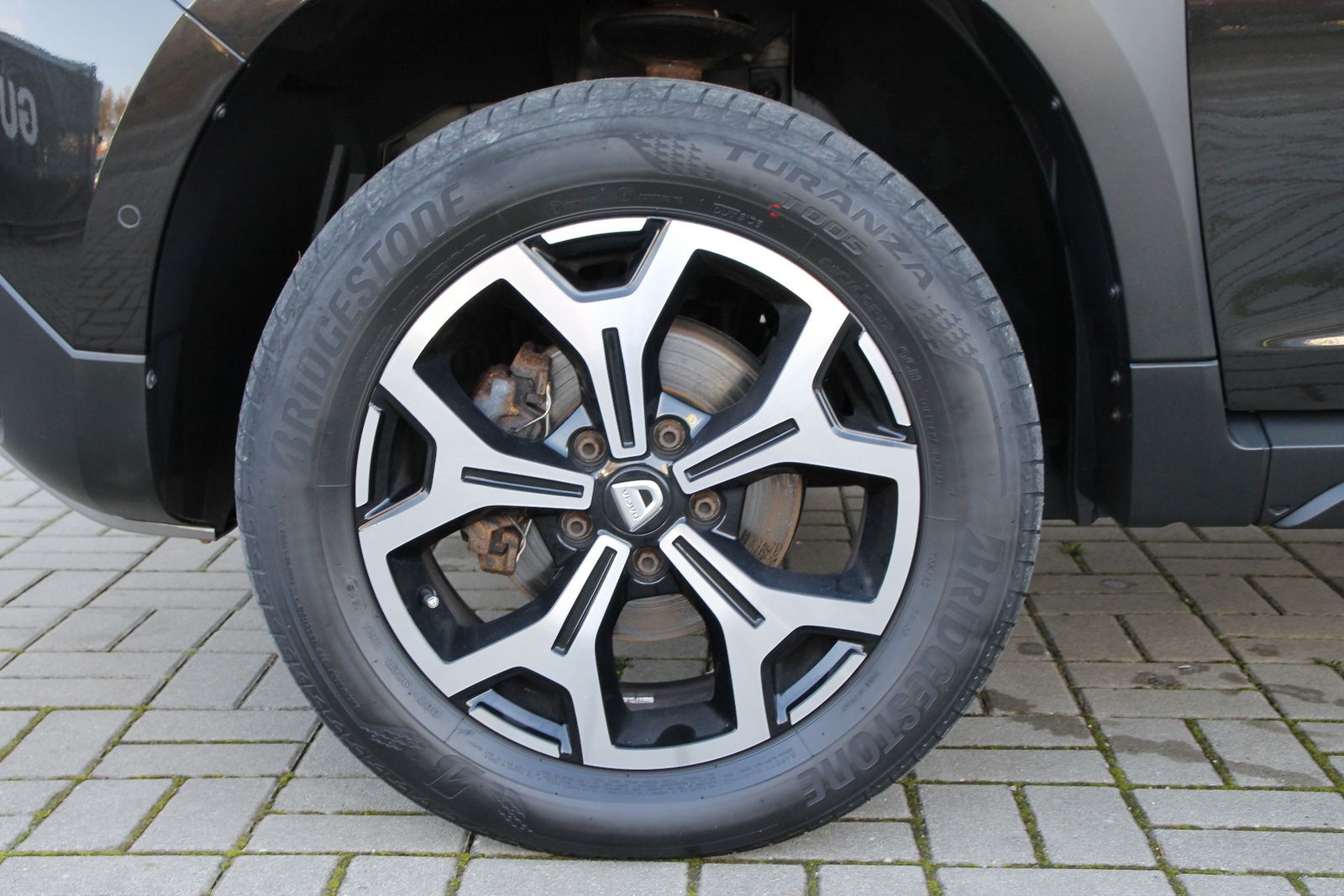 Fahrzeugabbildung Dacia Duster Sondermodell Adventur