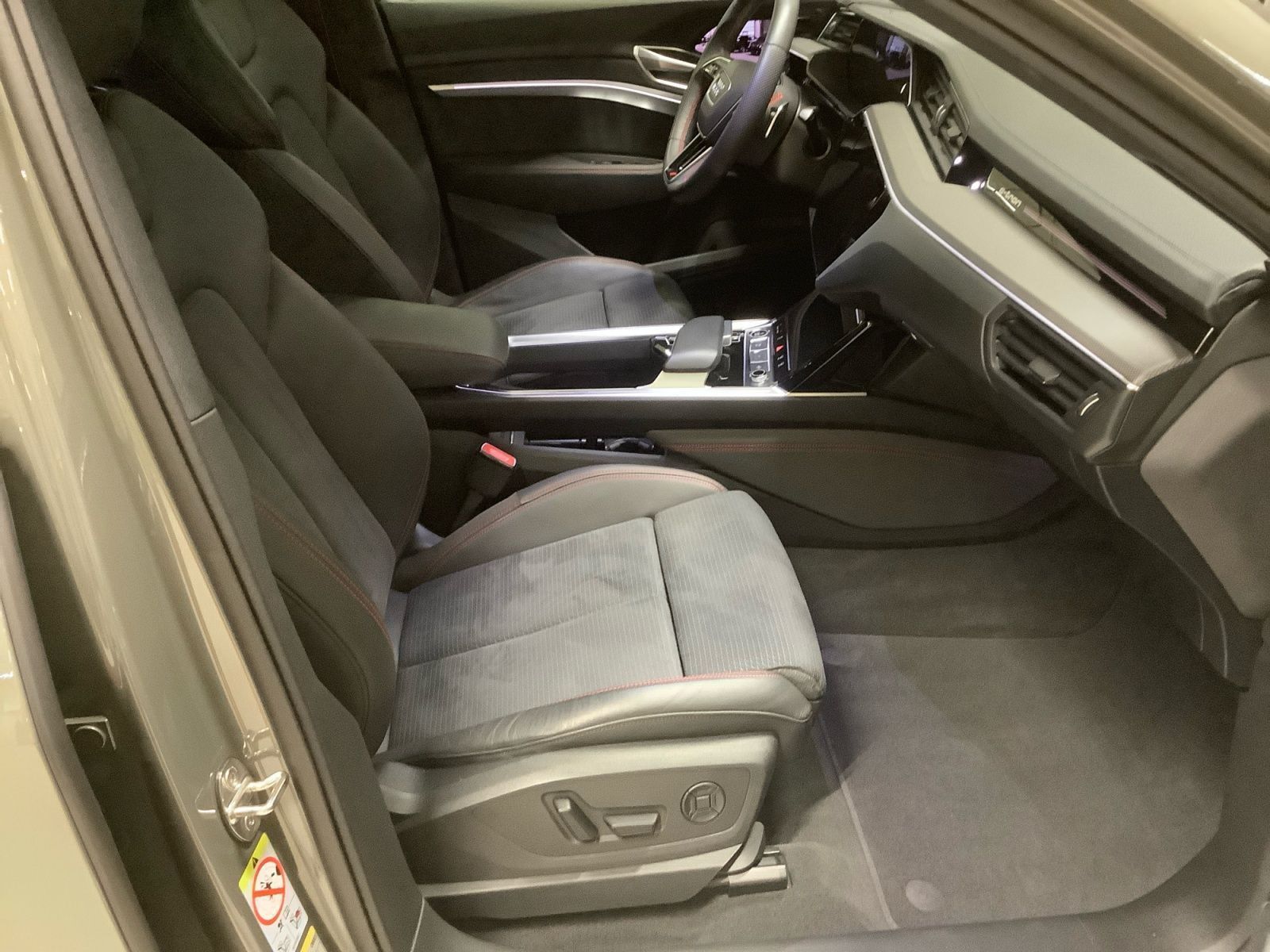 Q8 Sportback e-tron 55 quattro,Headup,Pano,Matri