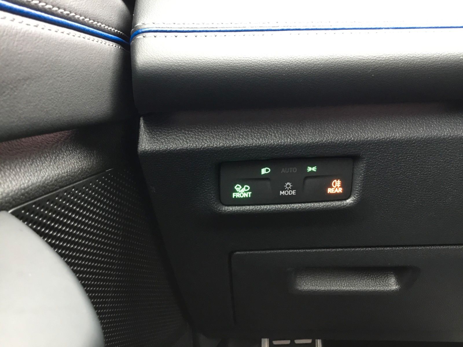 Fahrzeugabbildung Volkswagen Tiguan 2.0 TDI DSG 4M R-Line+AHK+20"+Pano