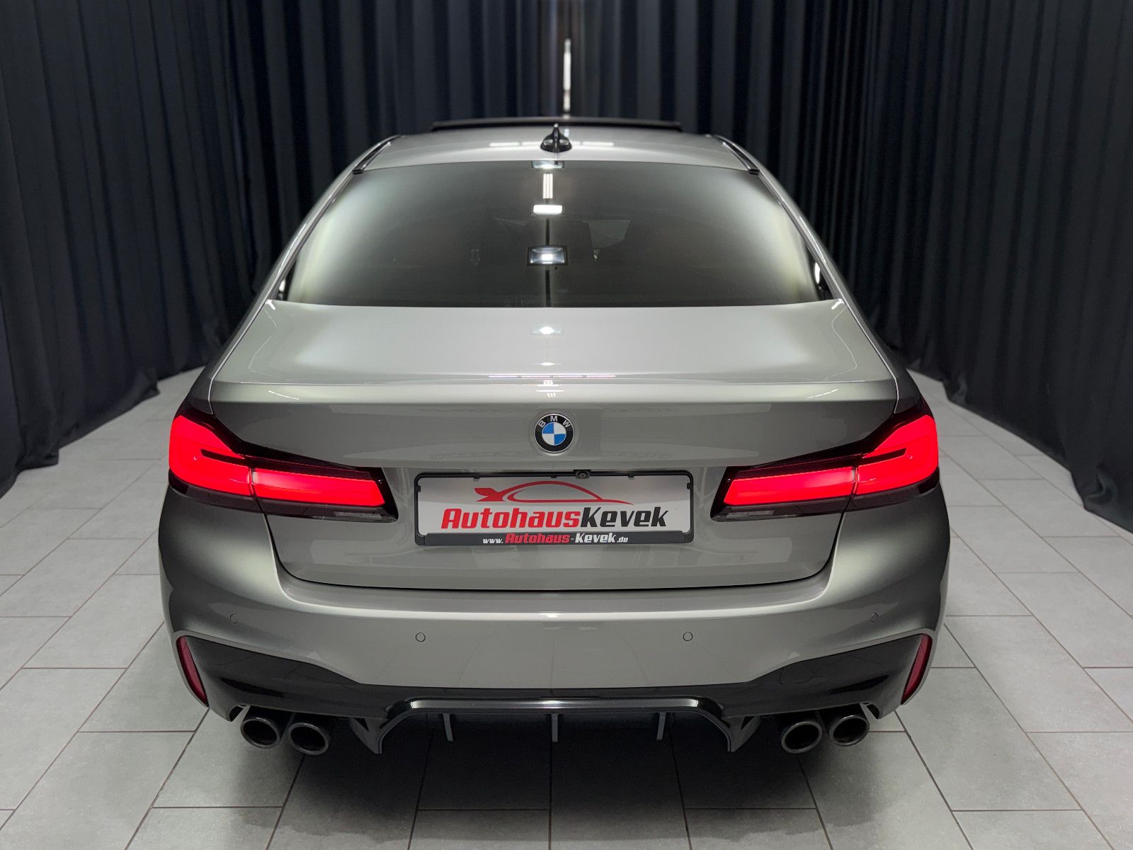 Fahrzeugabbildung BMW M5 Limousine|H&K|PANO|360°|M-DRIVERS|LCI