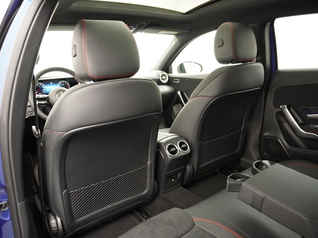 Mercedes-Benz A 180 Star Edition AMG Line | Panorama - Schiebe