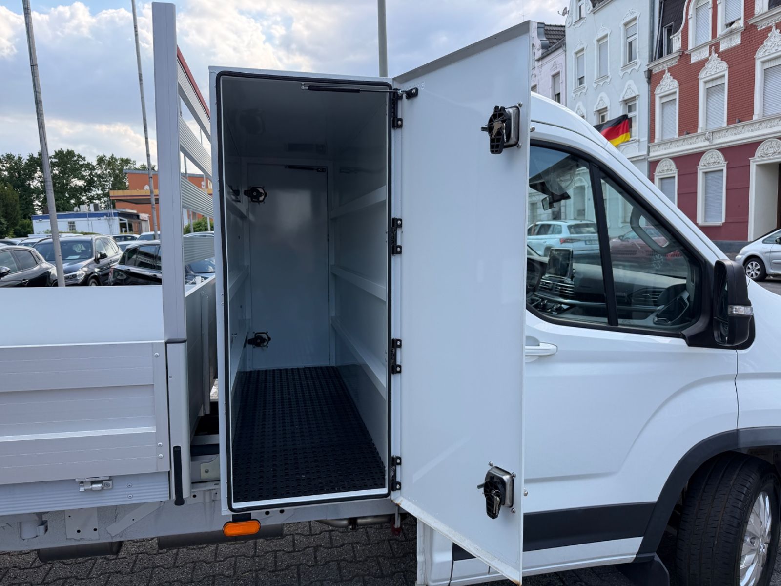 Fahrzeugabbildung Maxus DELIVER9 DREISEITENKIPPER L4 LUXURY LED NEUWAGEN