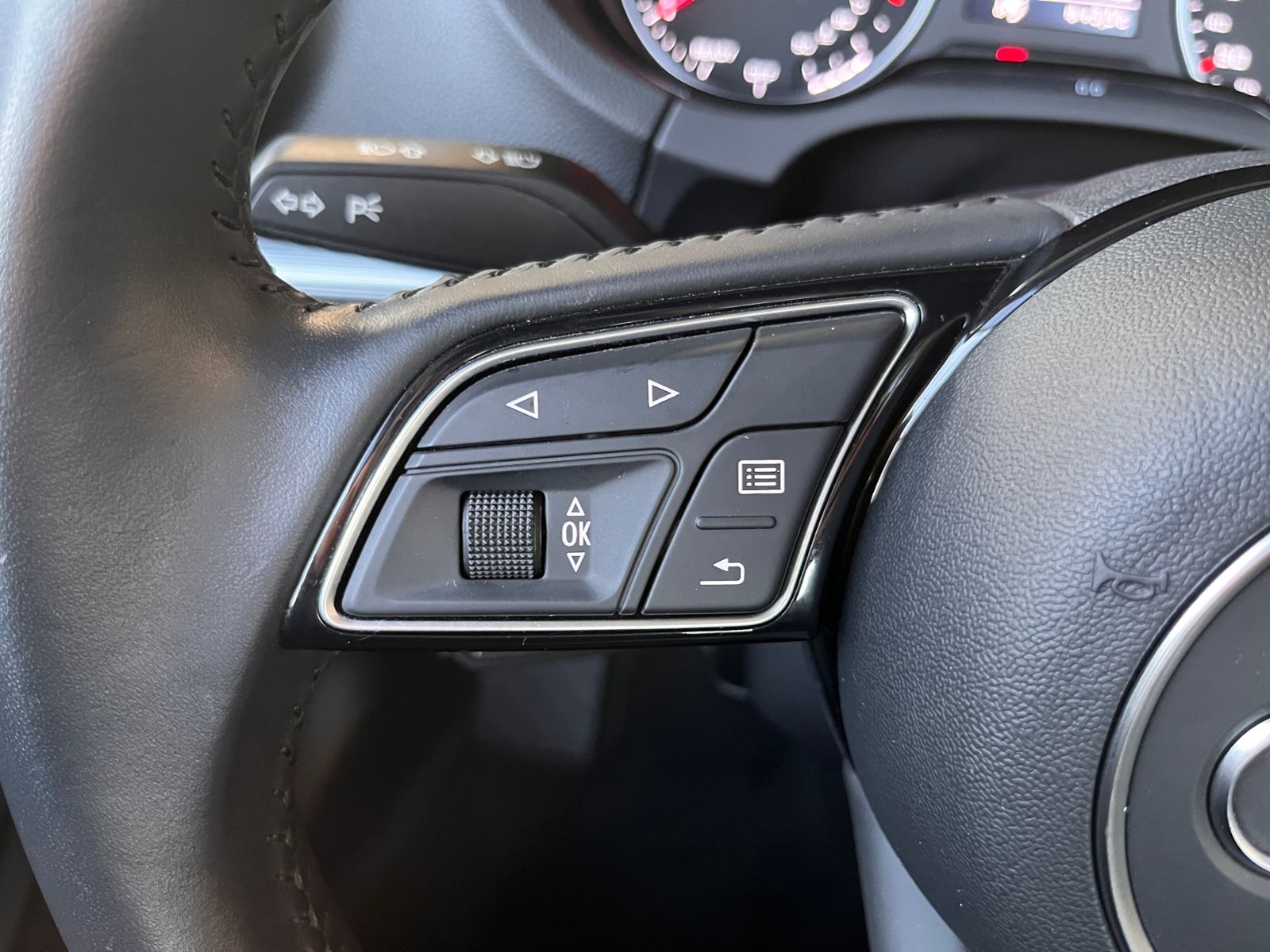 Fahrzeugabbildung Audi A3 Cabriolet 35 TFSI S-Line LED NAVI SHZ