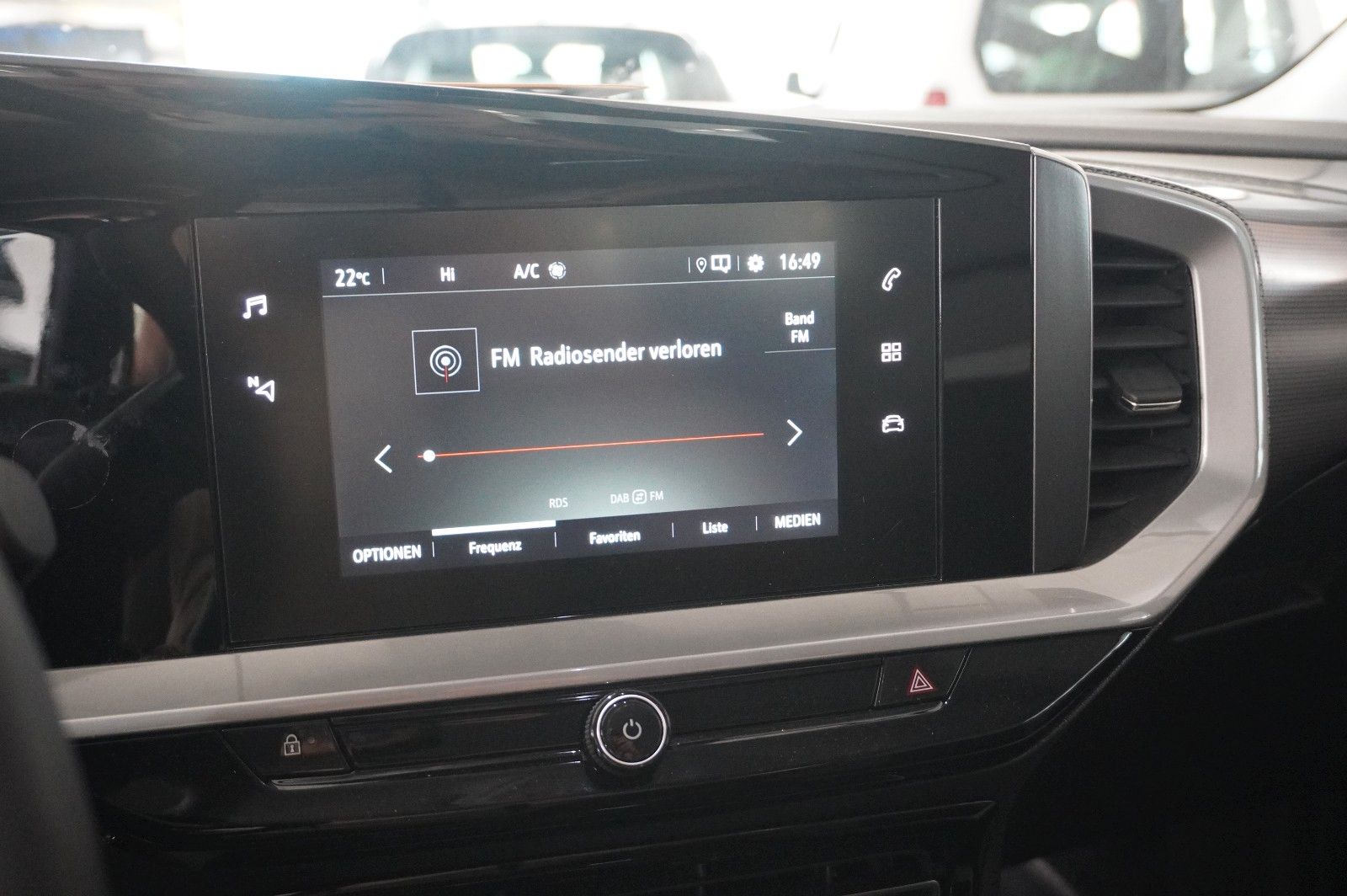 Fahrzeugabbildung Opel Mokka 1.2T ELEGANCE NAVI/LED/KAMERA/SH/SPORT/DAB