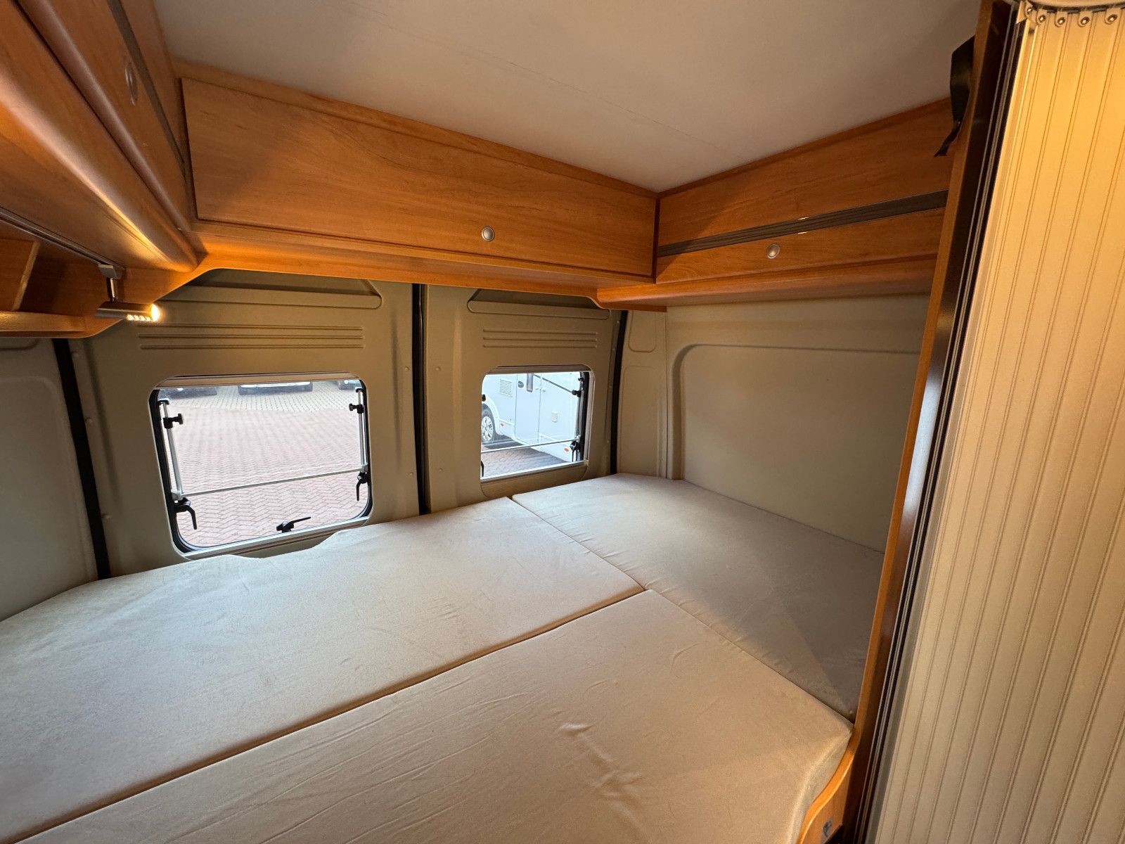 Fahrzeugabbildung Pössl 540 ROADCAMP R NAVI KAMERA RAUMBAD 1.HAND