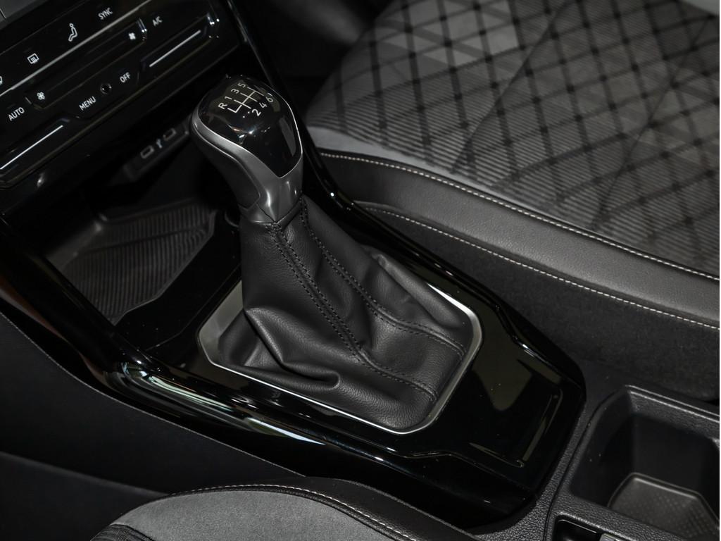 Volkswagen T-Roc 1.0 TSI R-Line SHZ ACC MATRIX-LED FACEL., миниатюра 13