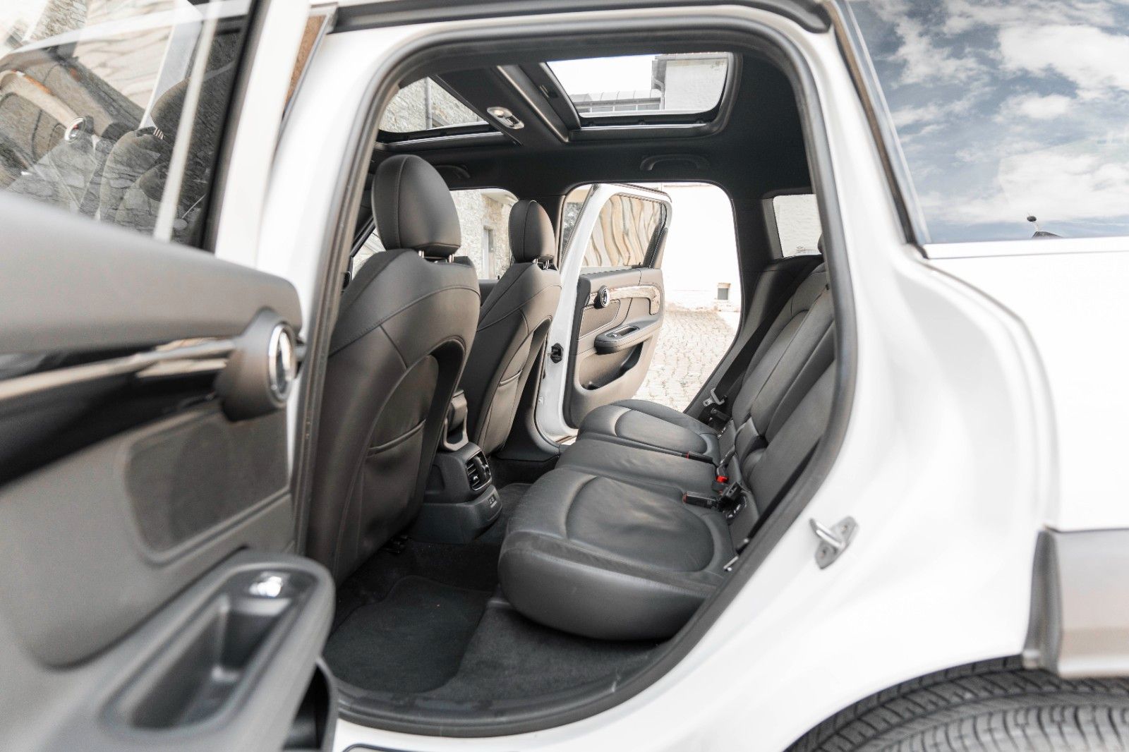 Fahrzeugabbildung MINI Cooper S Countryman ALL4 HUD H&K KAM LED PANO