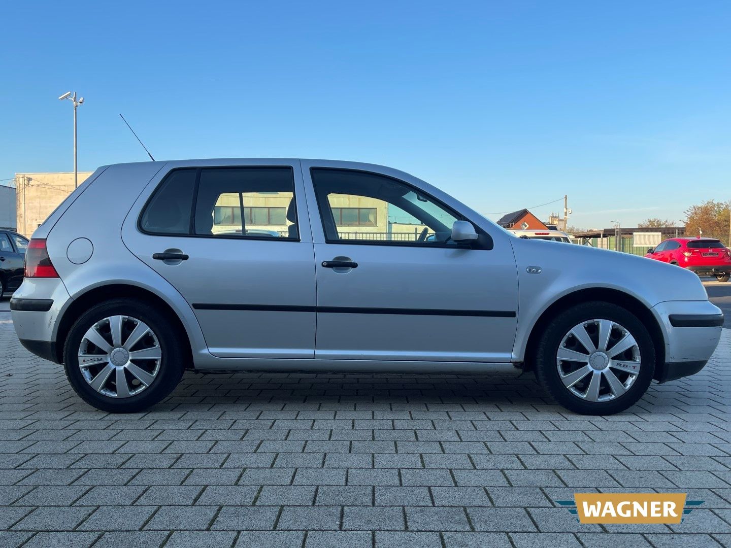 Fahrzeugabbildung Volkswagen Golf IV Edition Klima Servo TÜV 02/2027