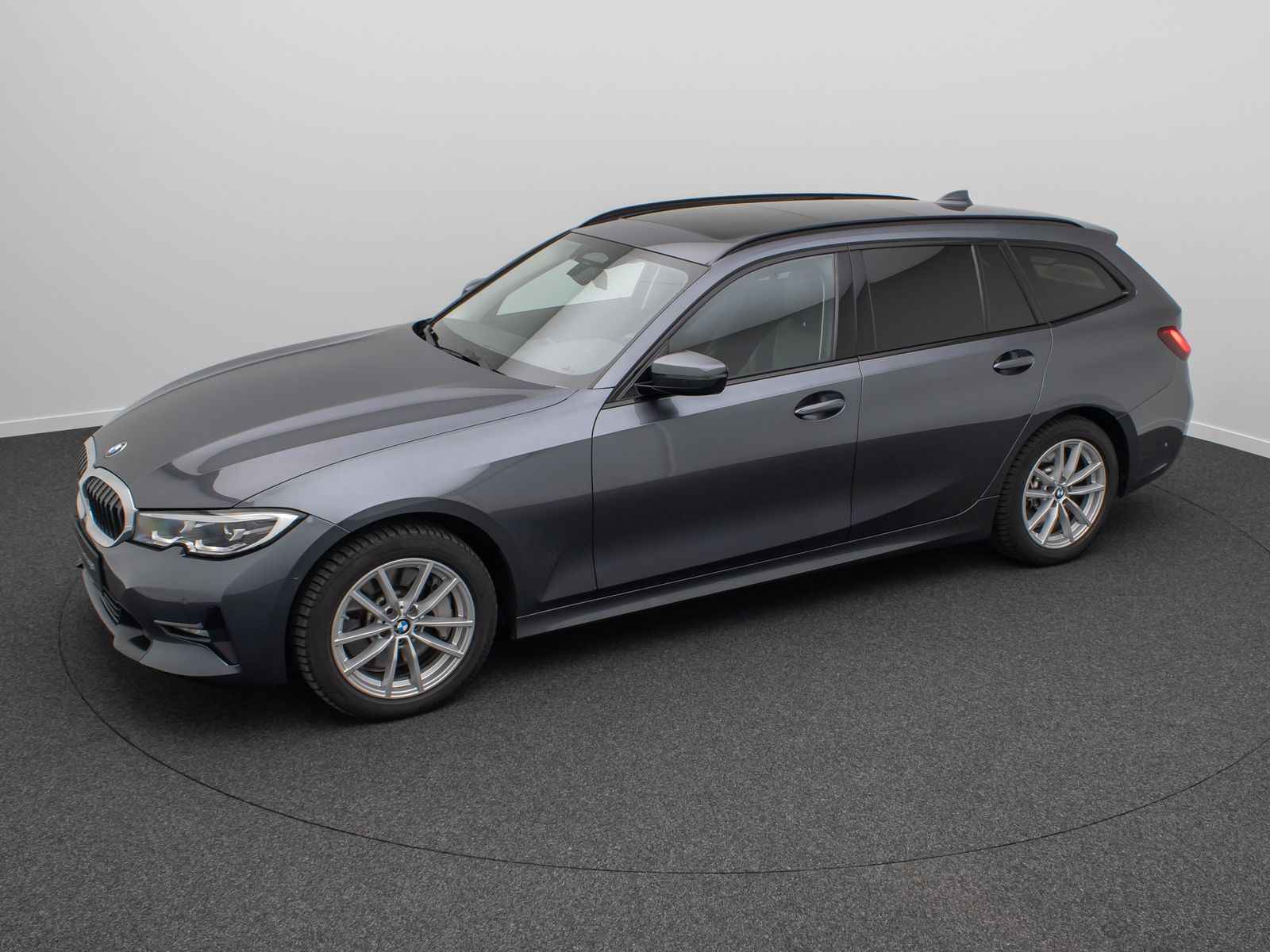Fahrzeugabbildung BMW 330i xD SportLine Panorama DAB HiFi AHK Komfort