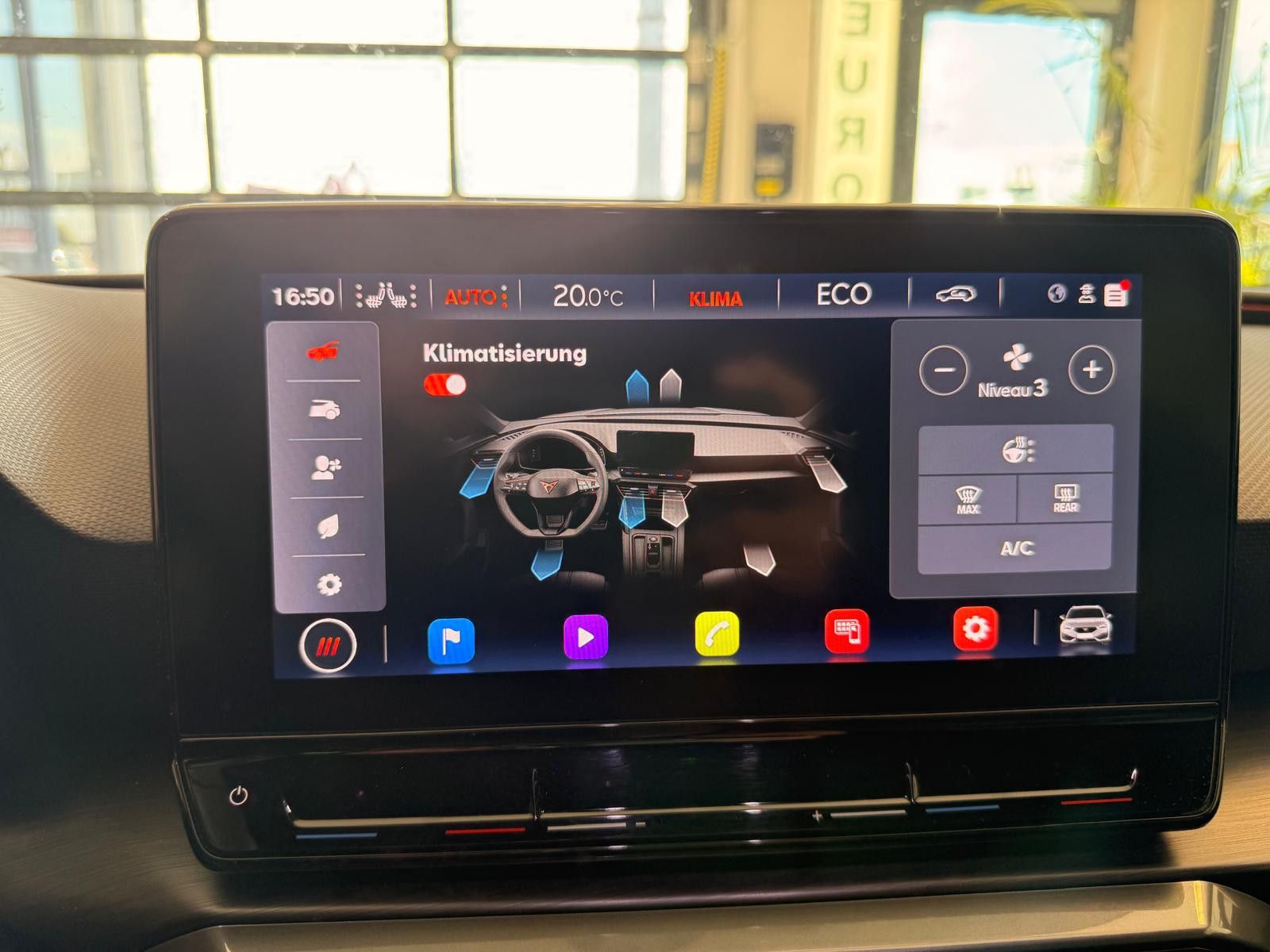 Fahrzeugabbildung CUPRA Leon Sportstourer VZ e-Hybrid/AHK/8.FACH BEREIFT