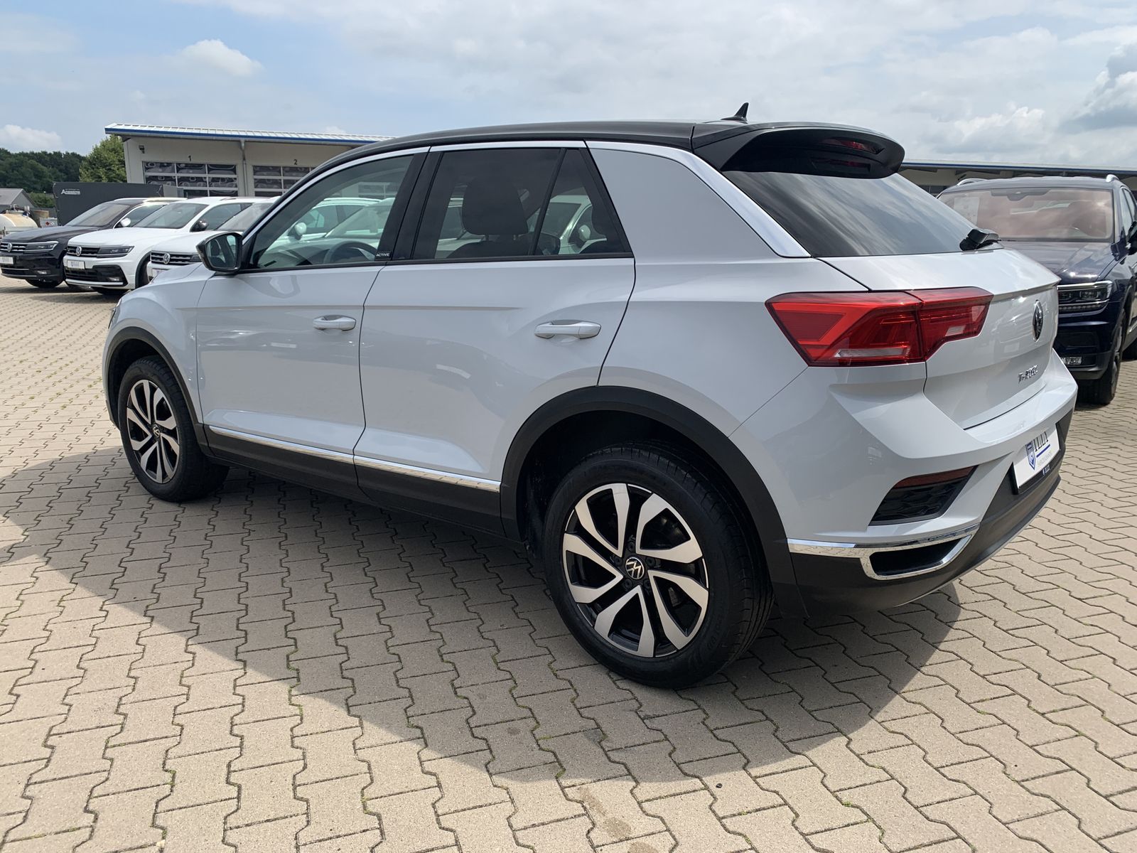 Fahrzeugabbildung Volkswagen T-Roc 1.5 TSI*Active*Cam*LED*Anschlussgarantie*