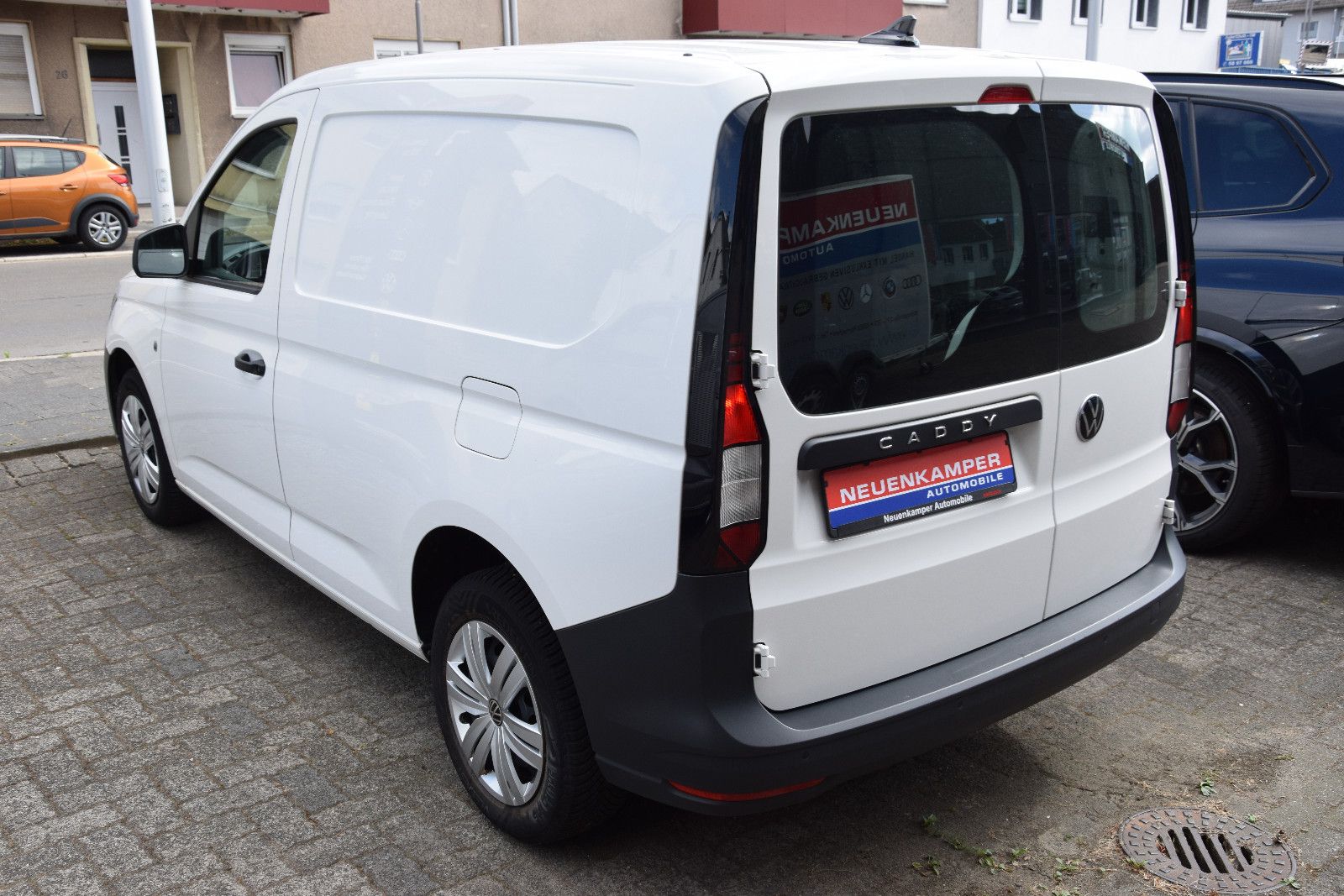 Fahrzeugabbildung Volkswagen Caddy Cargo EcoProfi Klima PDC Navi Sitzheizung