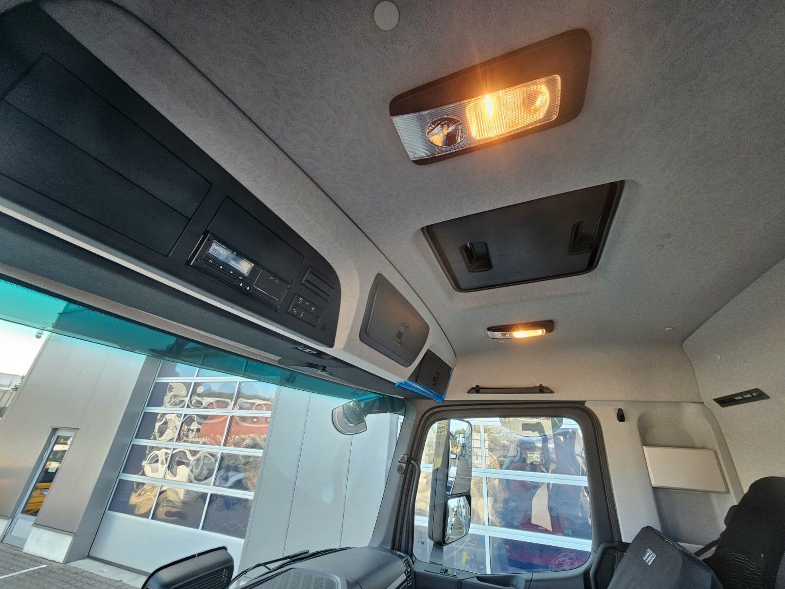 Fahrzeugabbildung Mercedes-Benz Actros 2645 Abrollkipper MEILLER RS 21.70 / 6x4