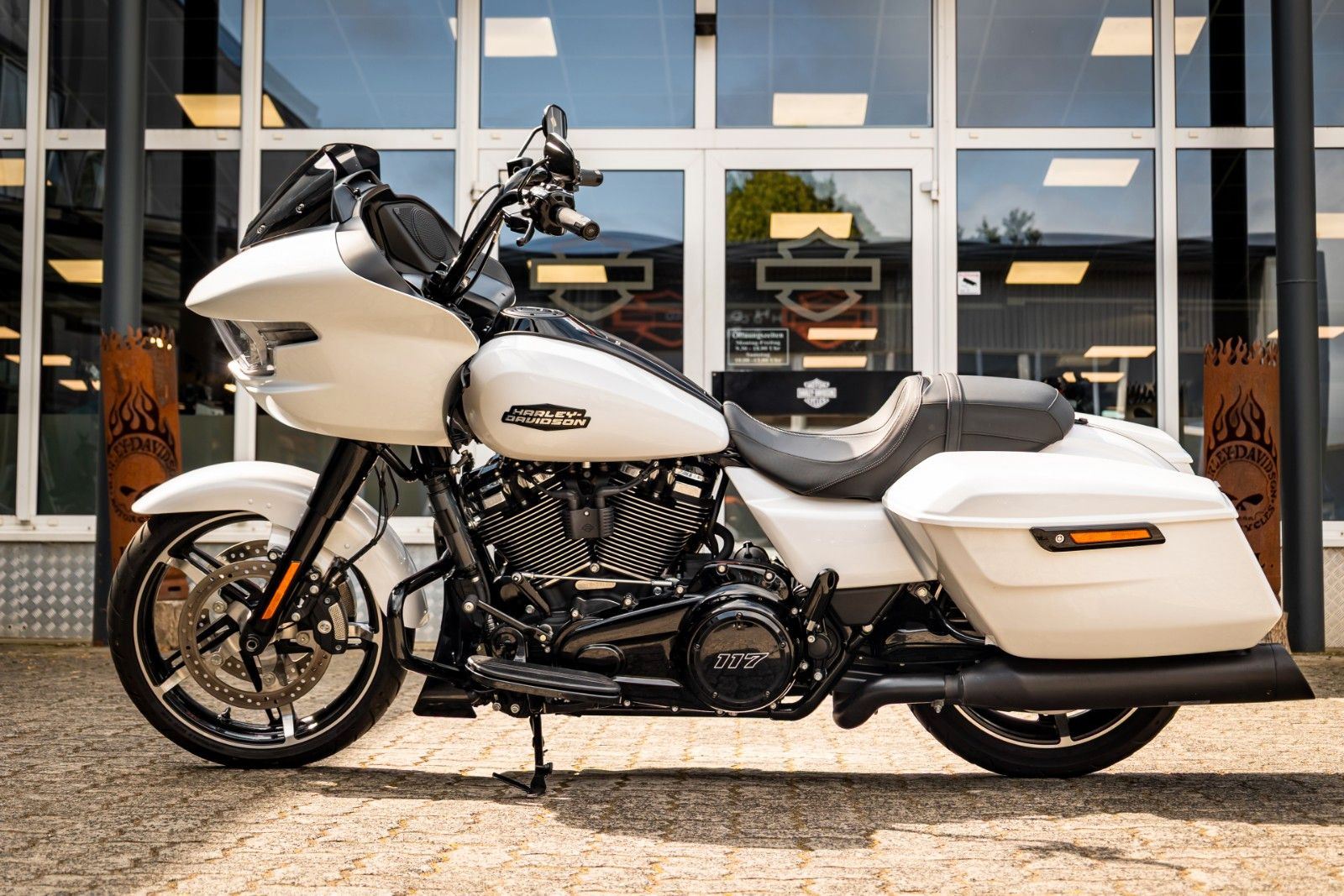 Fahrzeugabbildung Harley-Davidson ROAD GLIDE FLTRX 117cui - Screamin Eagle Auspuff
