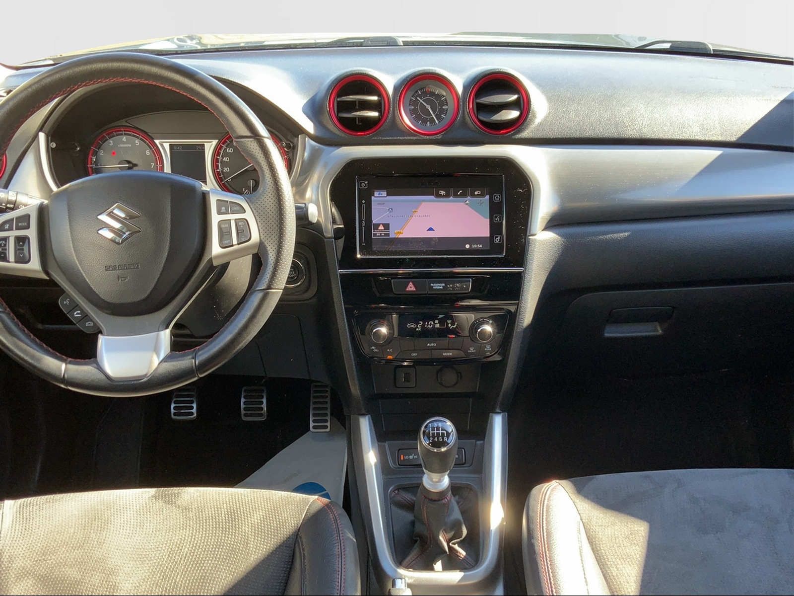 Vitara 1.4 S 4x2,SHZ,RFK,NAV,LED,PDC.