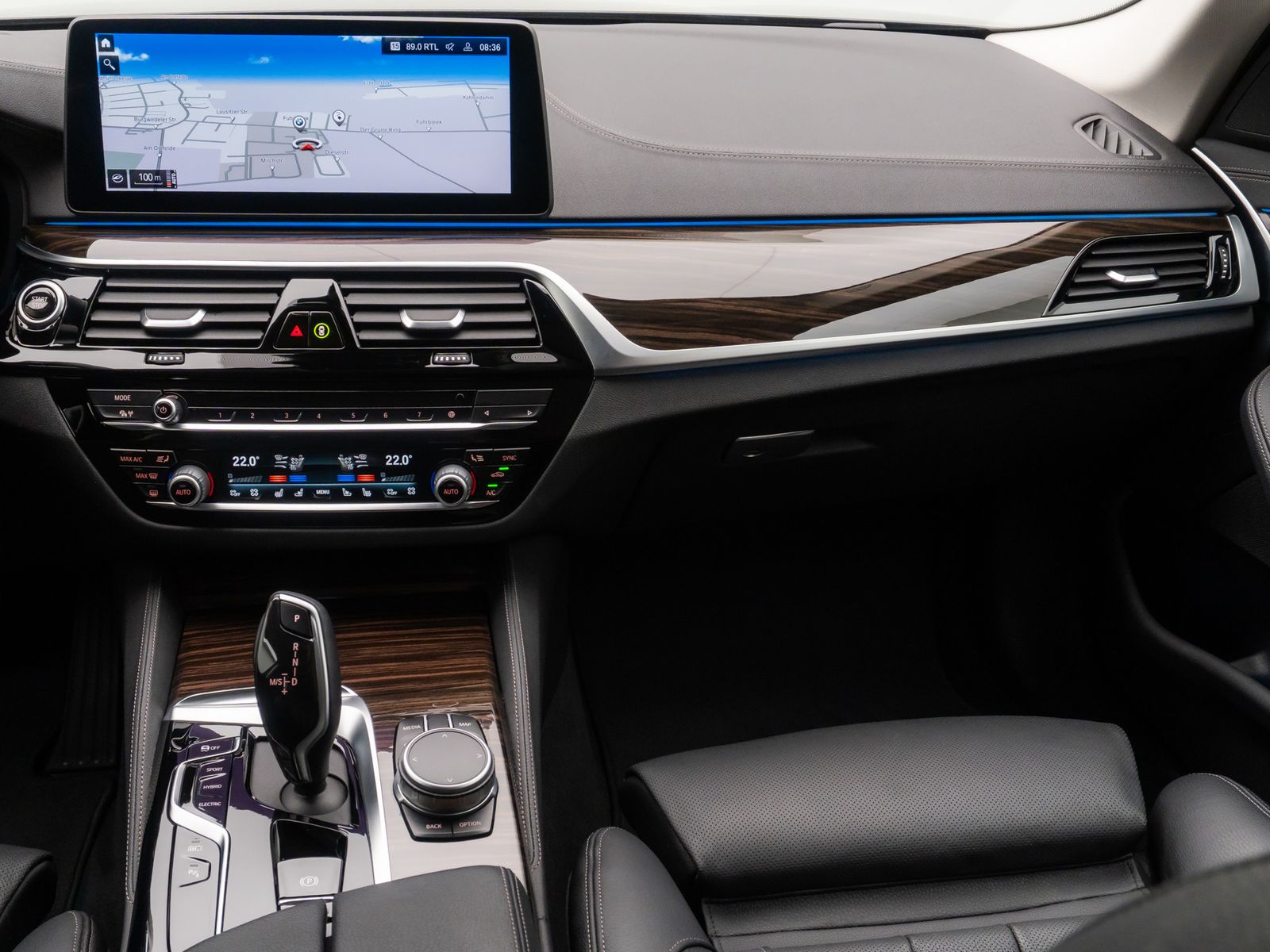Fahrzeugabbildung BMW 530e xD Luxury Line Kamera DAB Laser HUD Belüft