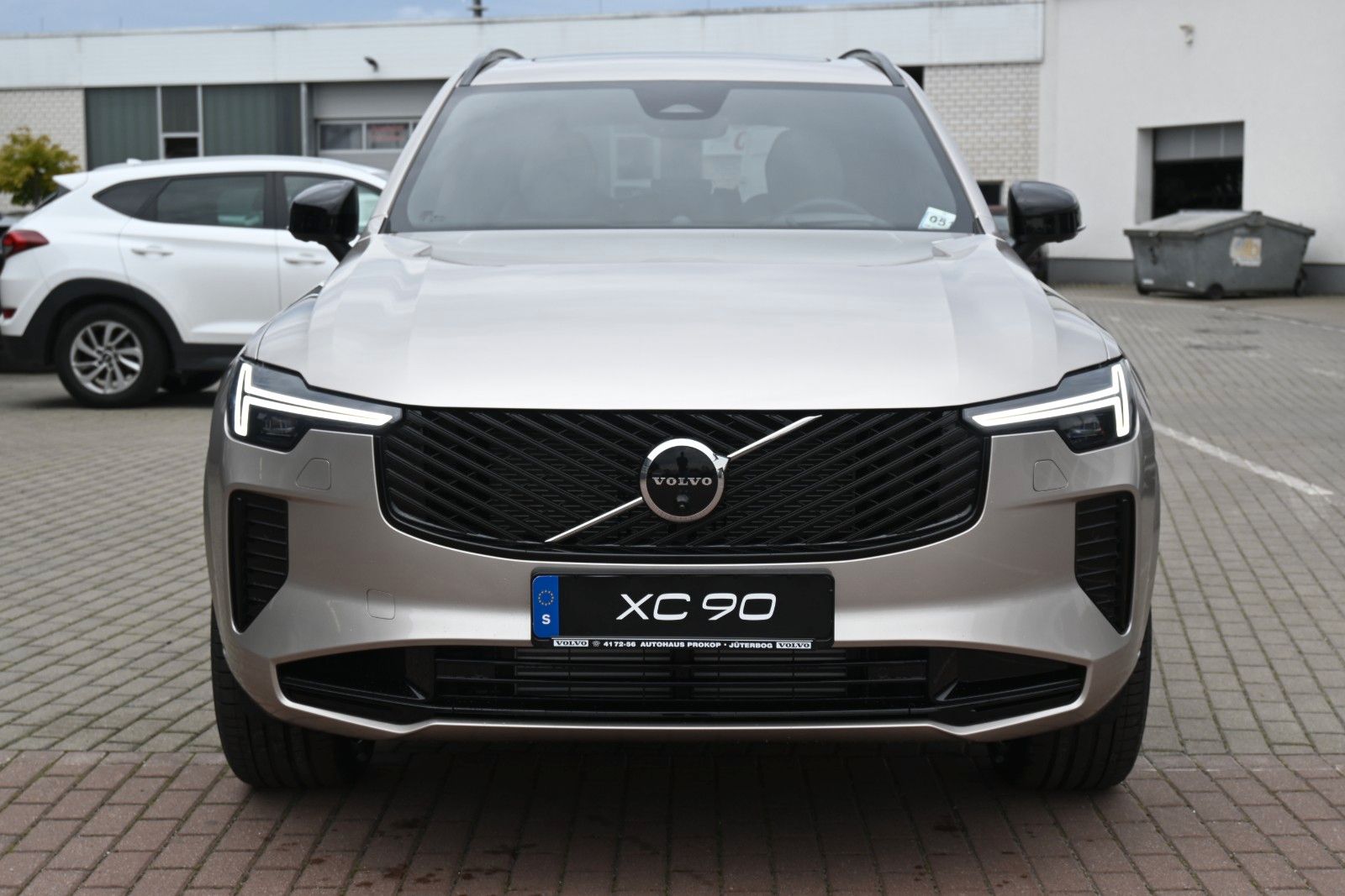 Fahrzeugabbildung Volvo XC90 T8 AWD Ultra Dark´*STDHZG*360°*LUFT*ACC*AHK