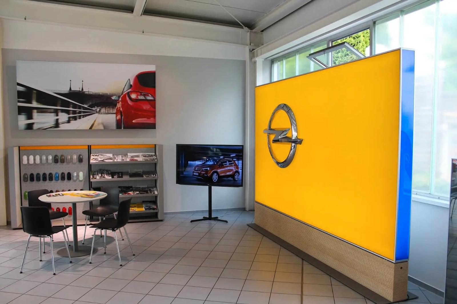 showroom-image-top
