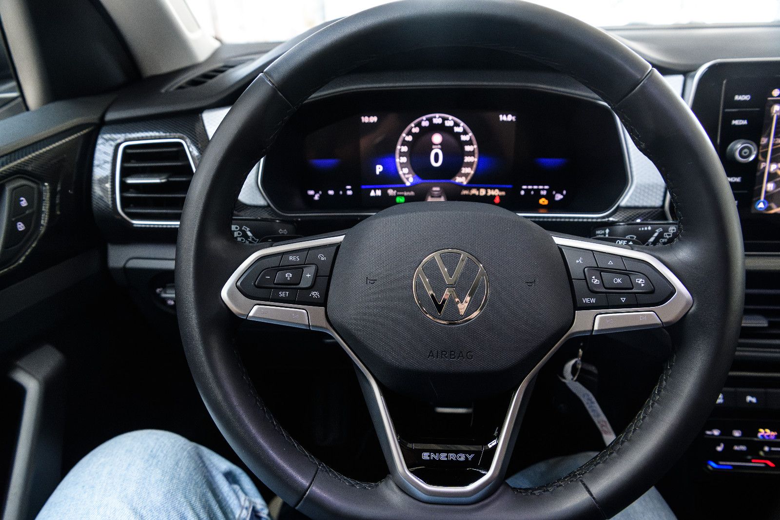 Fahrzeugabbildung Volkswagen T-Cross 1.0 TSI DSG 85 kW Energy+AHK+Kamera+Navi