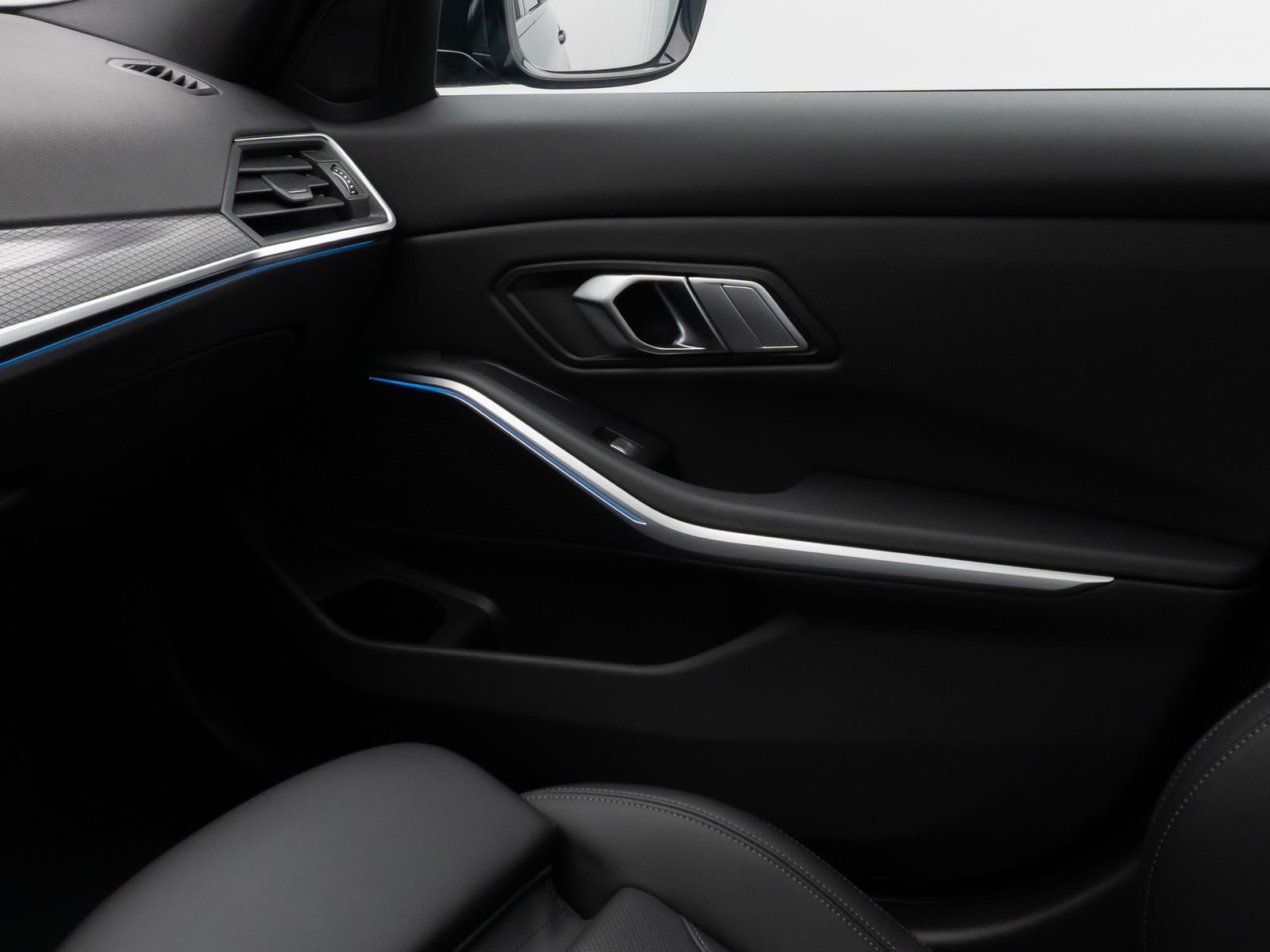 Fahrzeugabbildung BMW 320i M SportPro Glasdach Kamera HUD DAB HiFi 19"