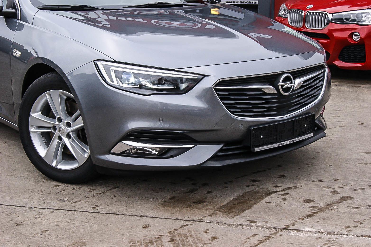 Fahrzeugabbildung Opel Insignia B Sports Tourer 15T STANDHEIZUNG LEDER