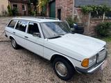Mercedes-Benz W123 240 TD Kombi, 2. Hand, Schalter, TÜV neu - Mercedes-Benz 240 mit Diesel-Antrieb