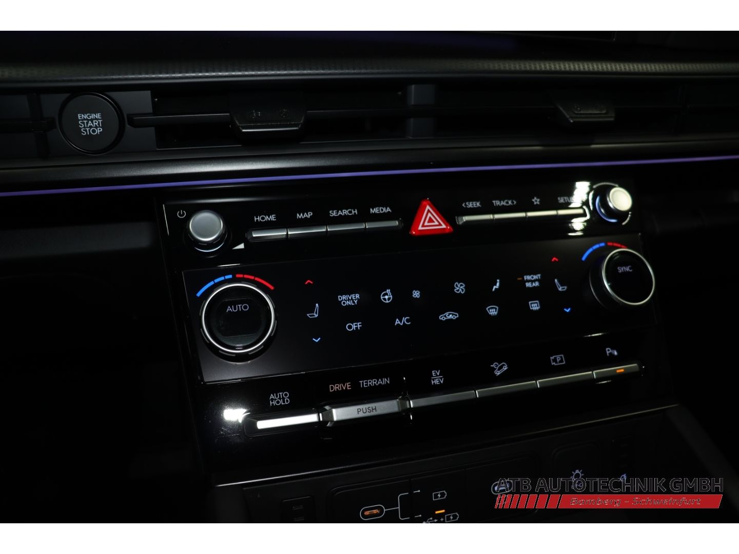 Fahrzeugabbildung Hyundai SANTA FE Blackline MY26 1.6 T-GDi PHEV 4WD HUD N