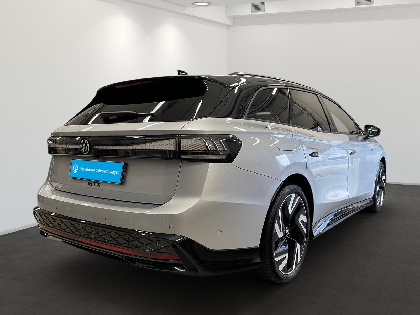 Volkswagen ID.7 Tourer 4M GTX *HEAD-UP*AHK*PANO*HARMAN*MATR