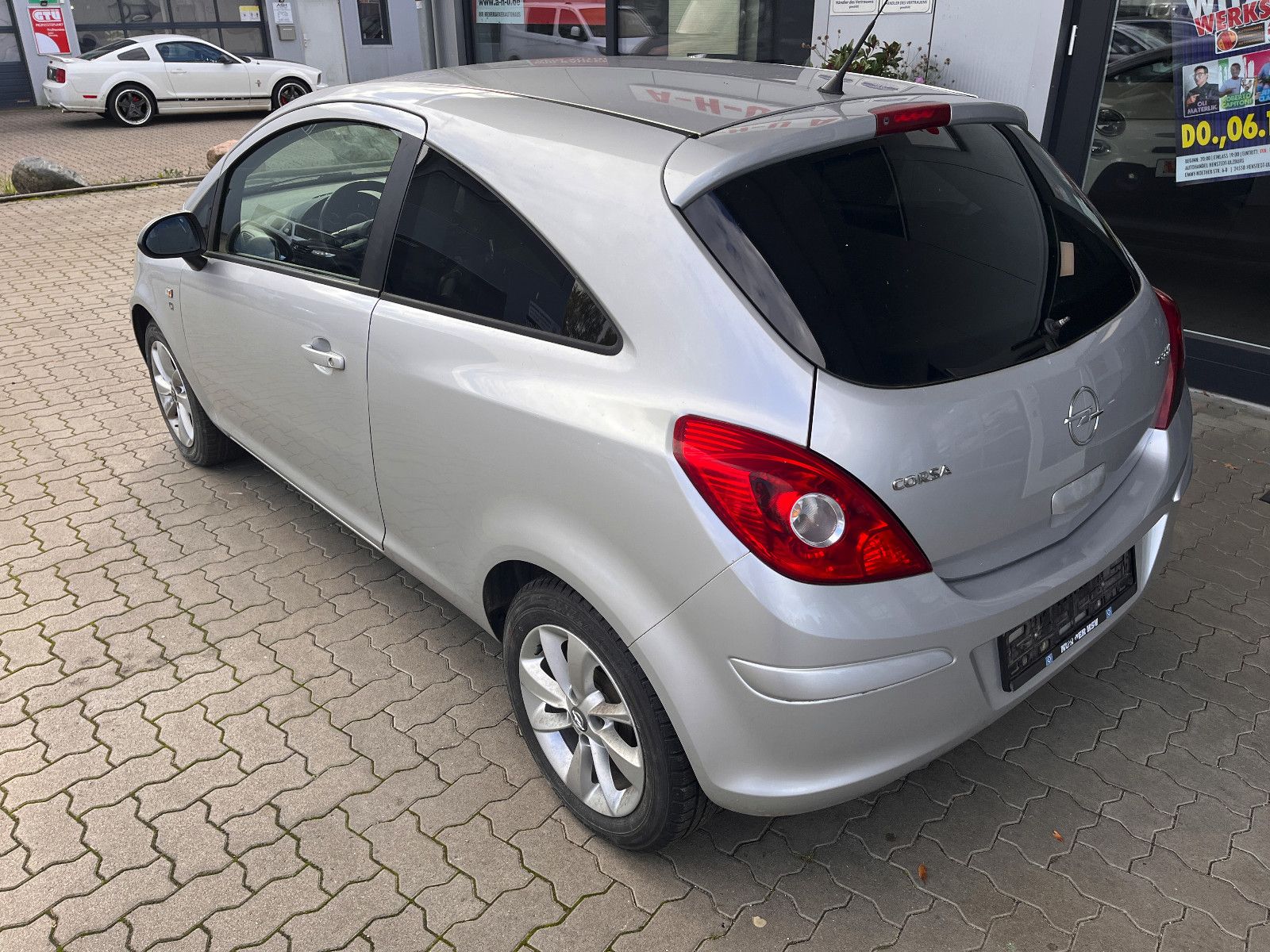 Fahrzeugabbildung Opel Corsa D Edition "111 Jahre"