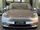Tesla Model Y Premium Long Range AWD|AHK|EnhancedAP - silberne Tesla Model Y
