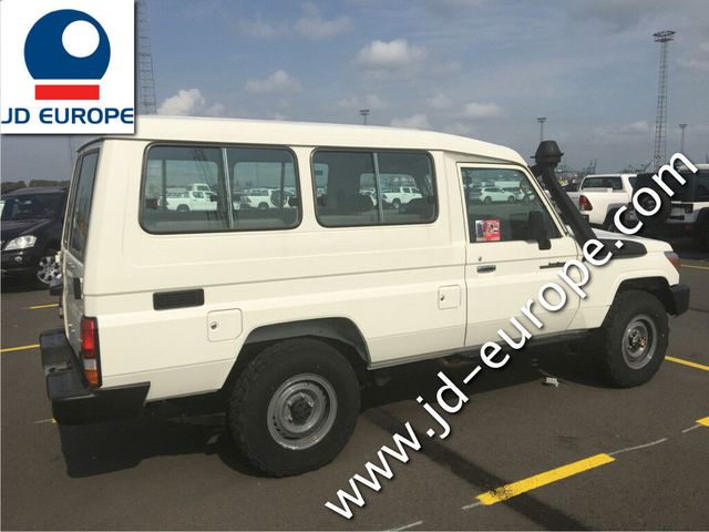 Toyota Land Cruiser TROOPER DIESEL 13 PLACES FOR EXPORT