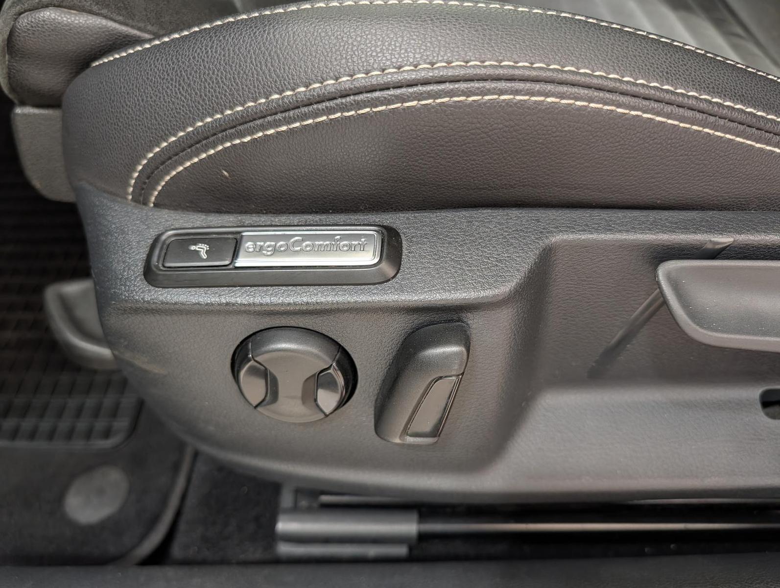 Volkswagen Passat 1.5 TSI DSG R-line ACC LED Pano L, миниатюра 17