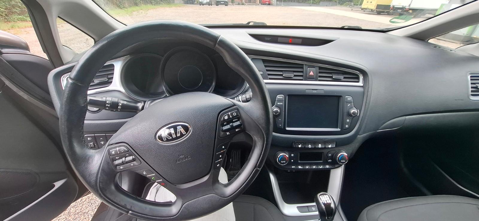 Kia cee'd Sportswagon 1.6 GDI Dream-Team Edition...