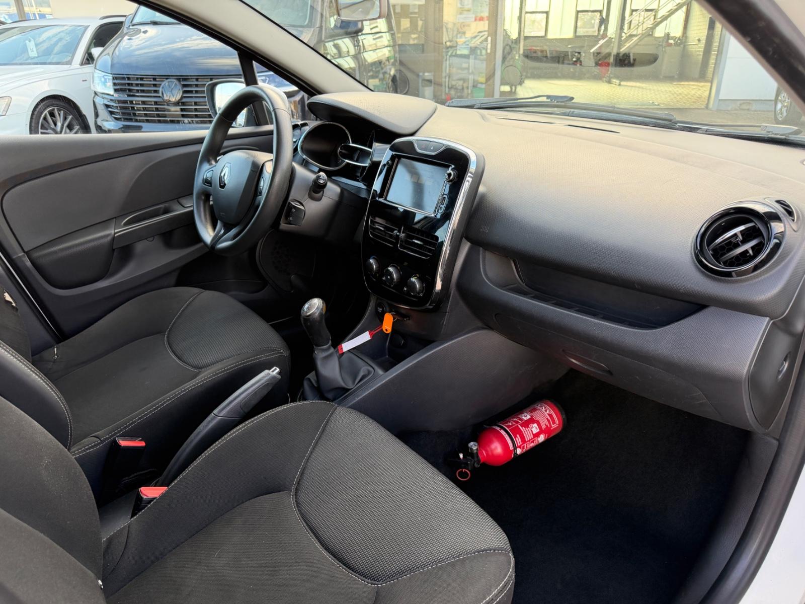 Renault Clio 2013 — photo 14