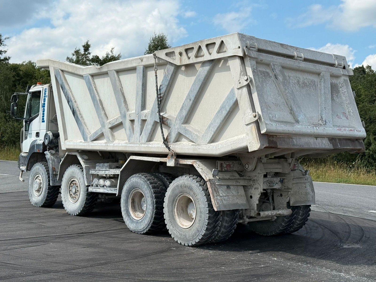 Fahrzeugabbildung Iveco Astra 8x8 Mulden Kipper HD9 86.54