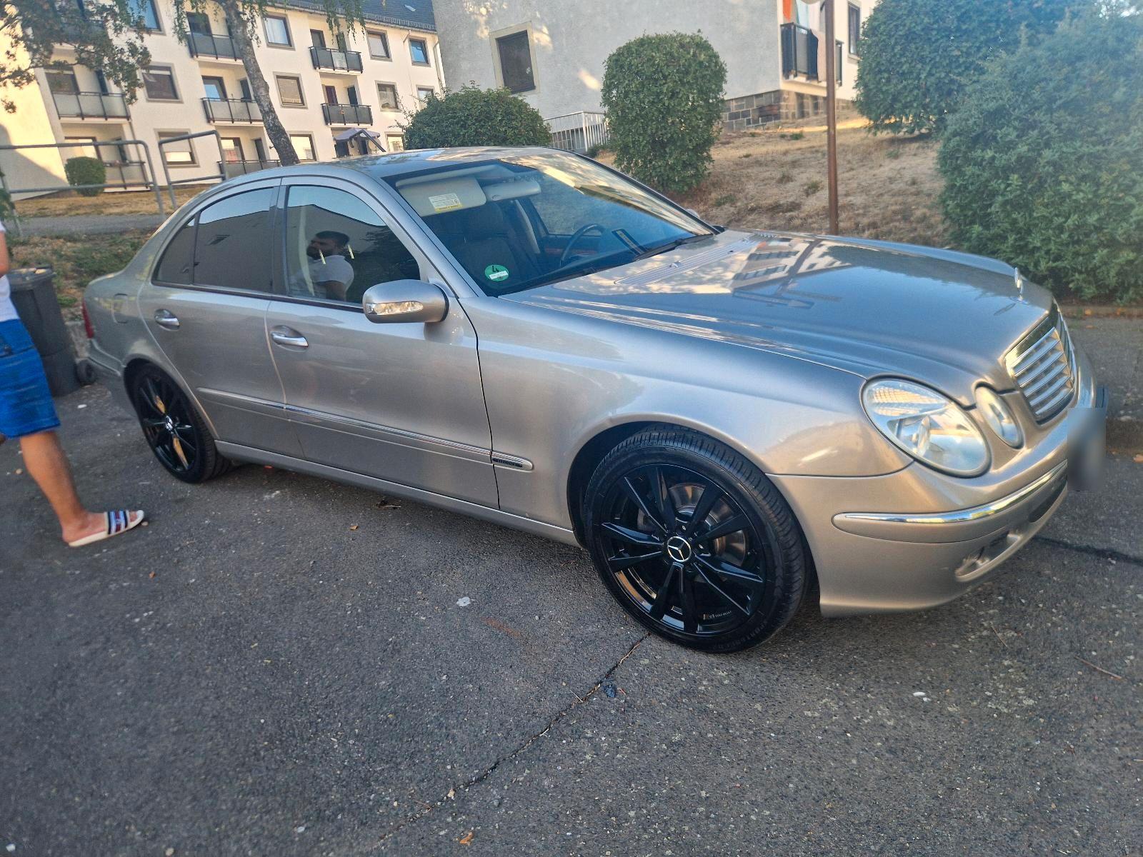 Mercedes-Benz E 220