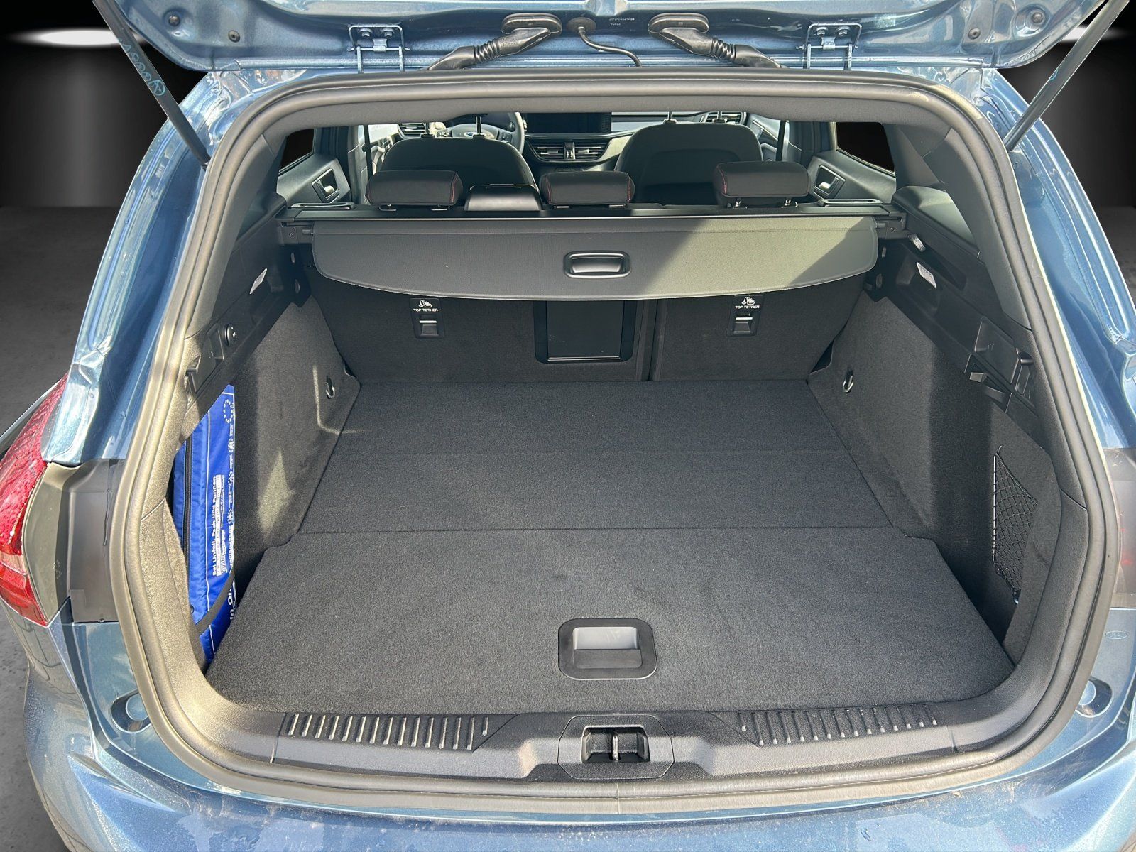 Fahrzeugabbildung Ford Focus 1.0 ST-Line X Aut./LED/ACC/AHK/KAMERA/NAVI