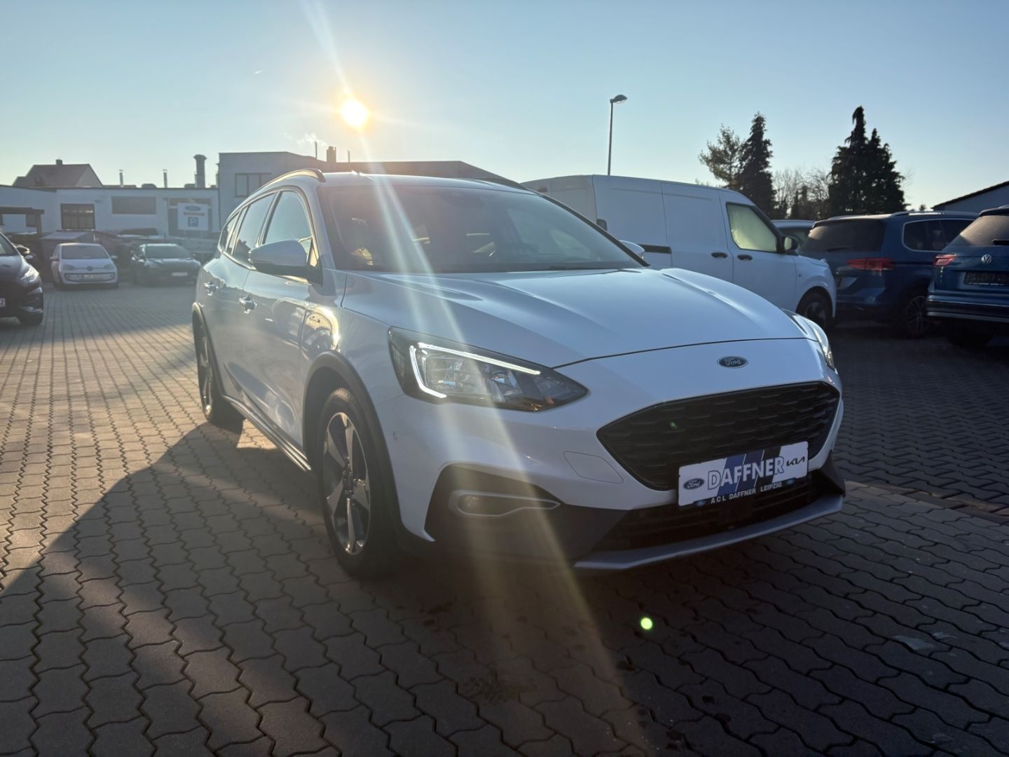 Fahrzeugabbildung Ford Focus Turnier Active BeheizbareWWS Navi LED Appl