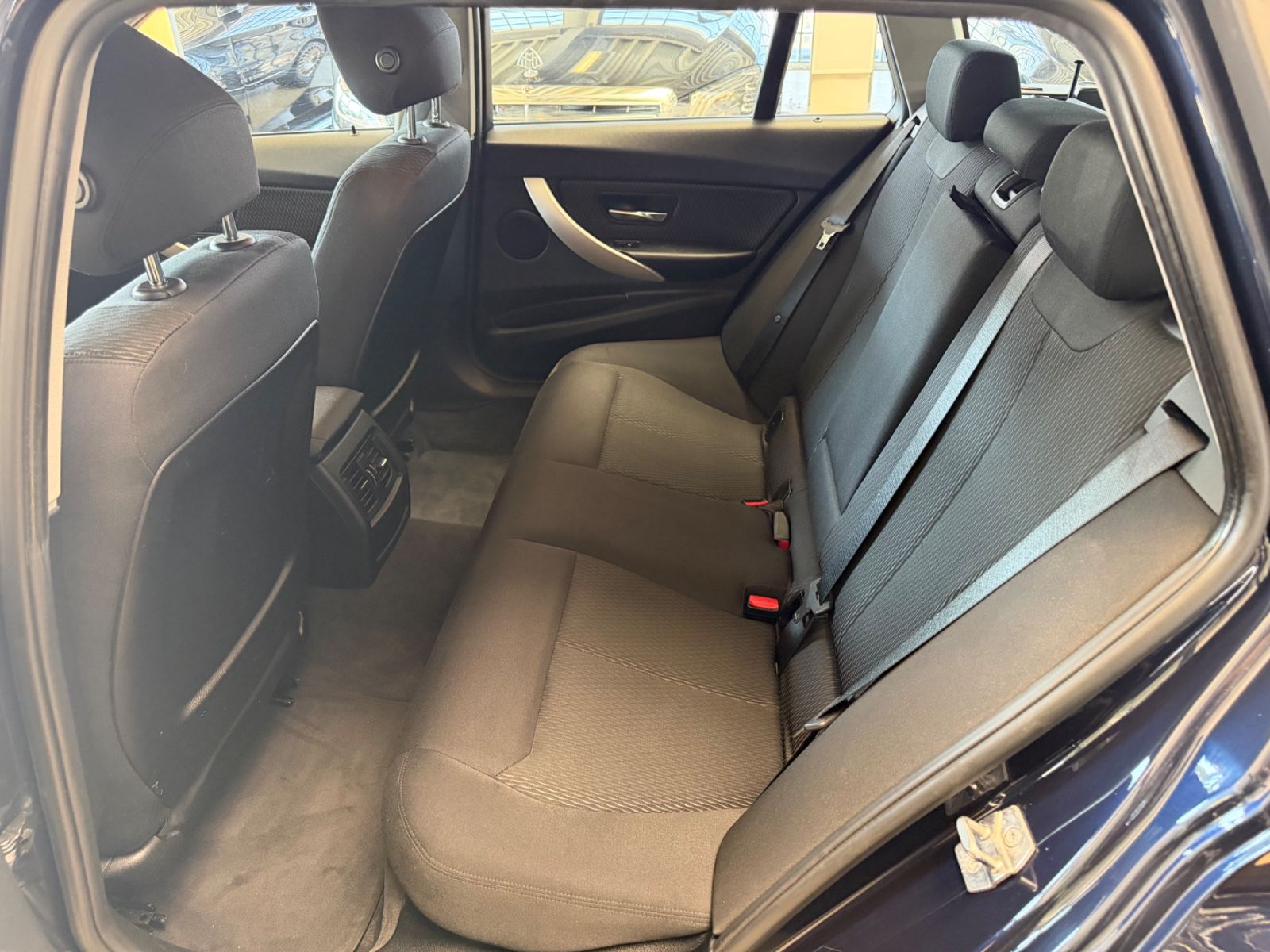 Fahrzeugabbildung BMW 318 3 Touring 318 d