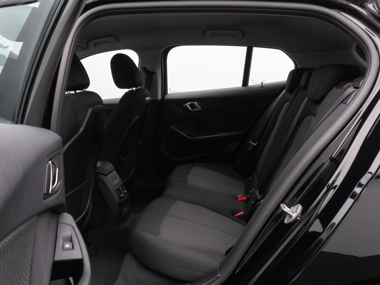 Fahrzeugabbildung BMW 118i DAB CockPitPro Geschwindigkeitsreg PDC LED