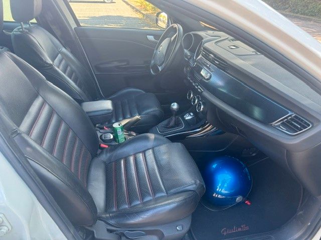 Fahrzeugabbildung Alfa Romeo Giulietta Turismo Sportiva LEDER