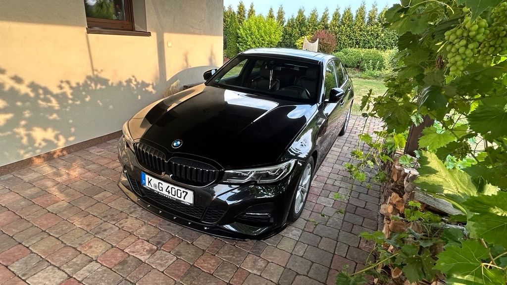 Image of BMW 330