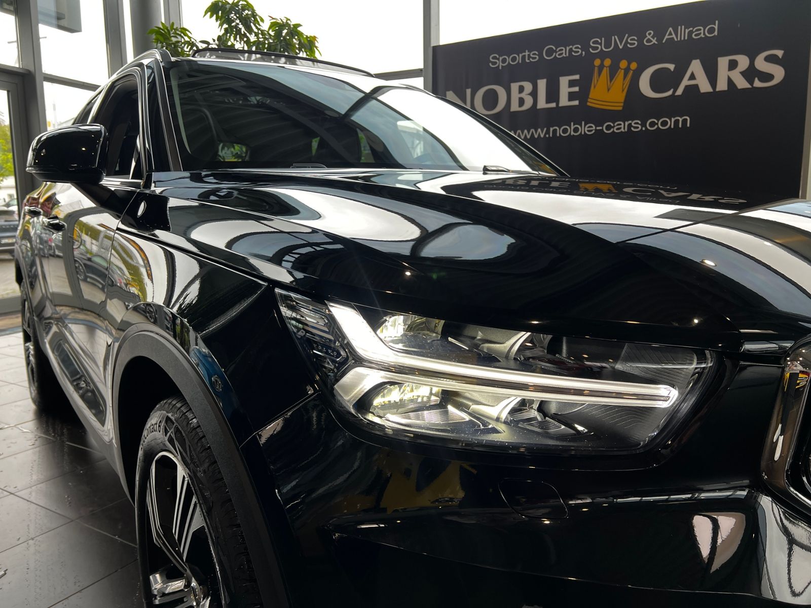 Fahrzeugabbildung Volvo XC40 Inscription LEDER NAVI PANO AHK 360°