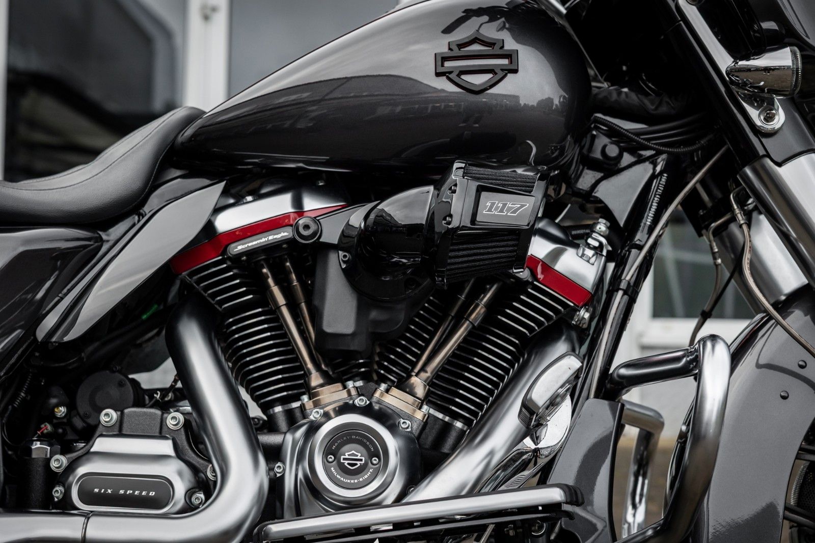Fahrzeugabbildung Harley-Davidson FLHXSE CVO Street Glide 117 Cui - JEKILL & HYDE