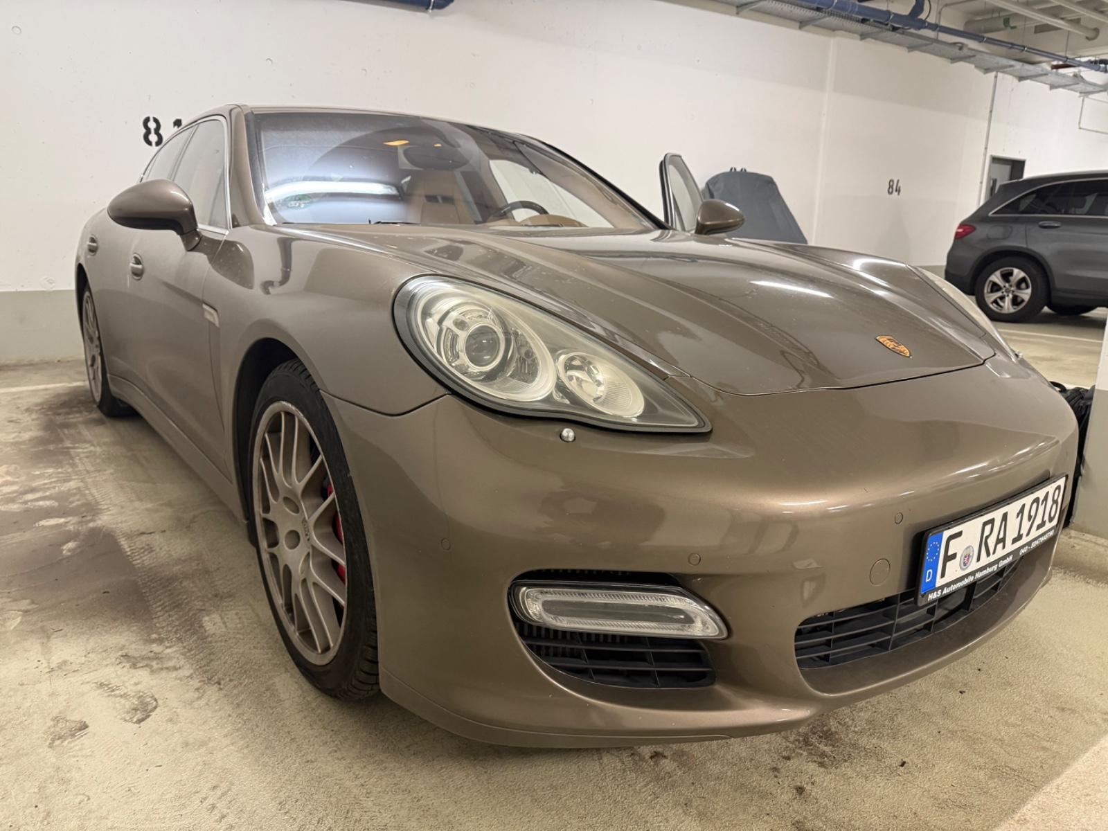 Porsche Panamera Turbo