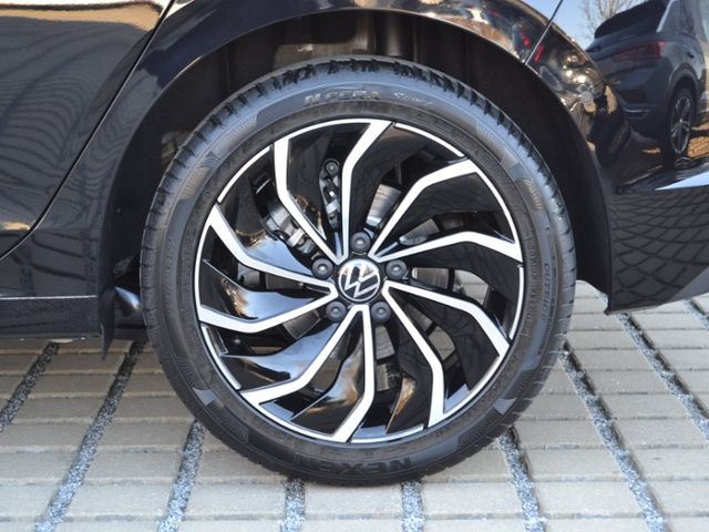 Golf VIII 1.5 Style AHK/LED/NAVI+RFK/17-ZOLL/BUS