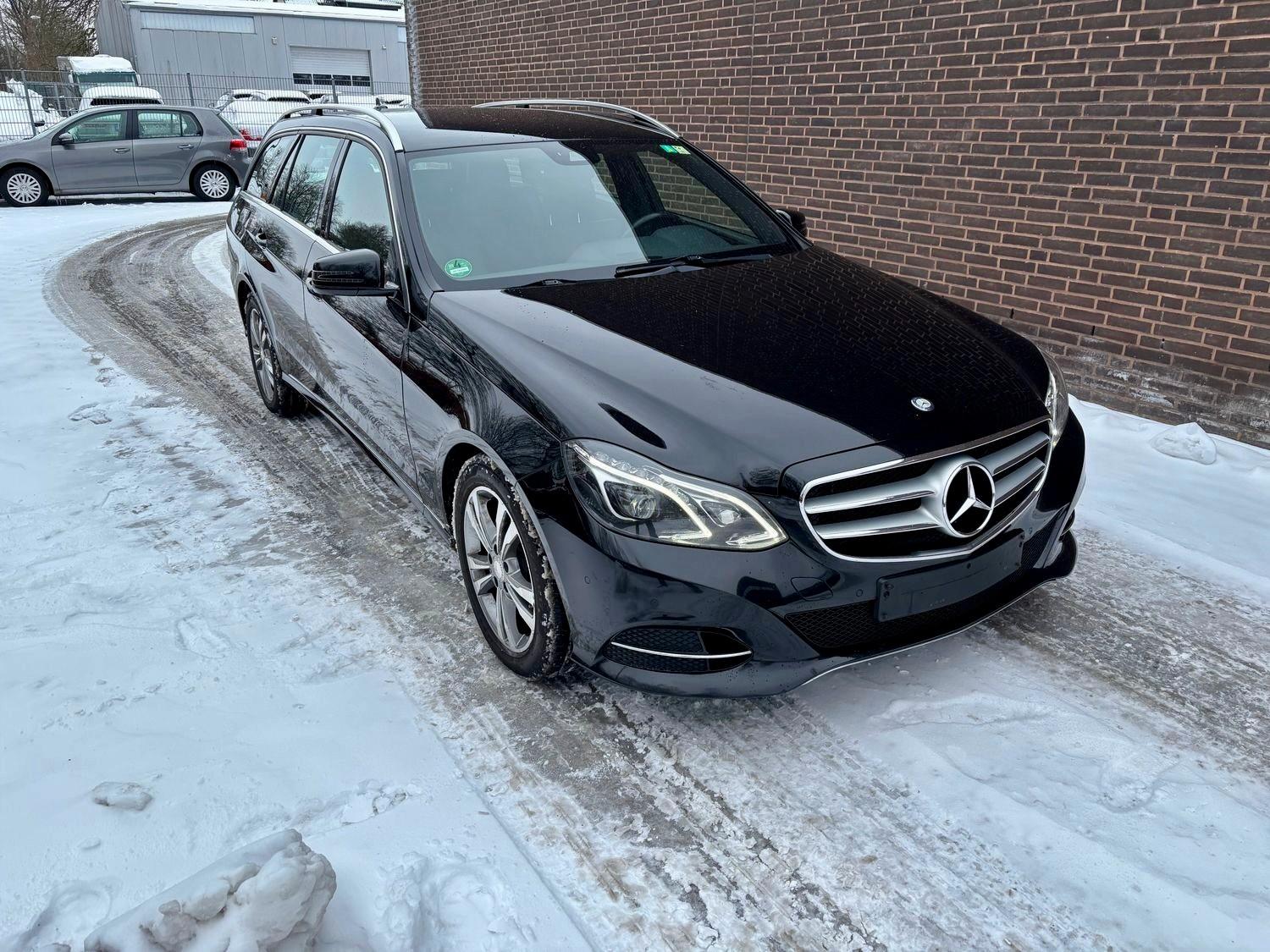 Mercedes-Benz E 220 T-Modell Avantgarde 2Hand/MB-Scheckheft !!