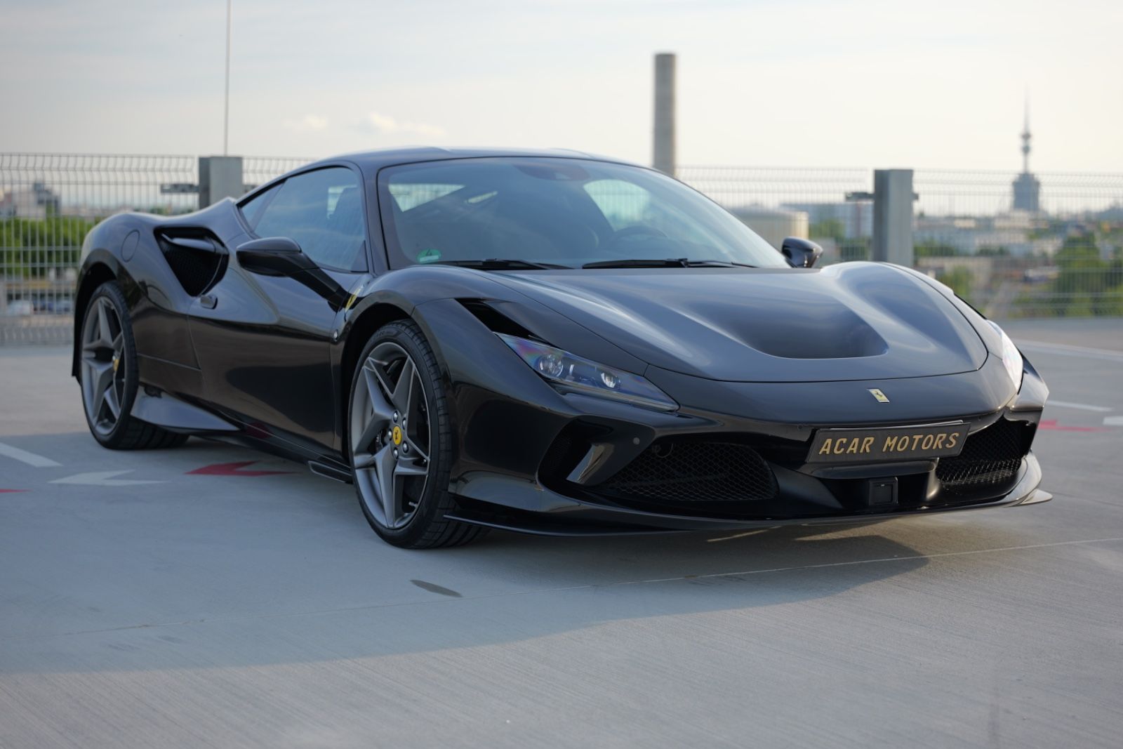 FERRARI F8