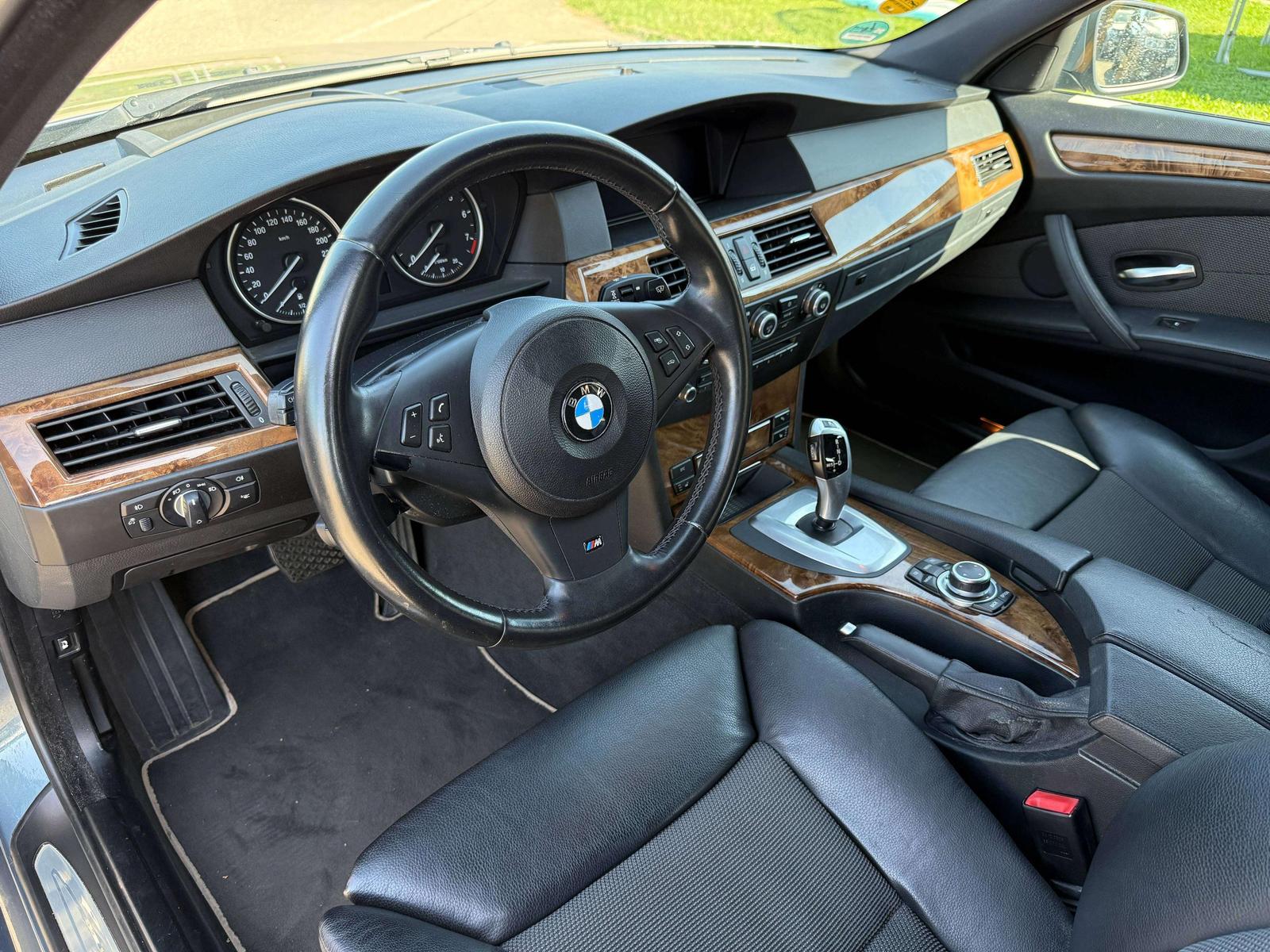 BMW 530i Automatik Touring 272 PS 8-fach