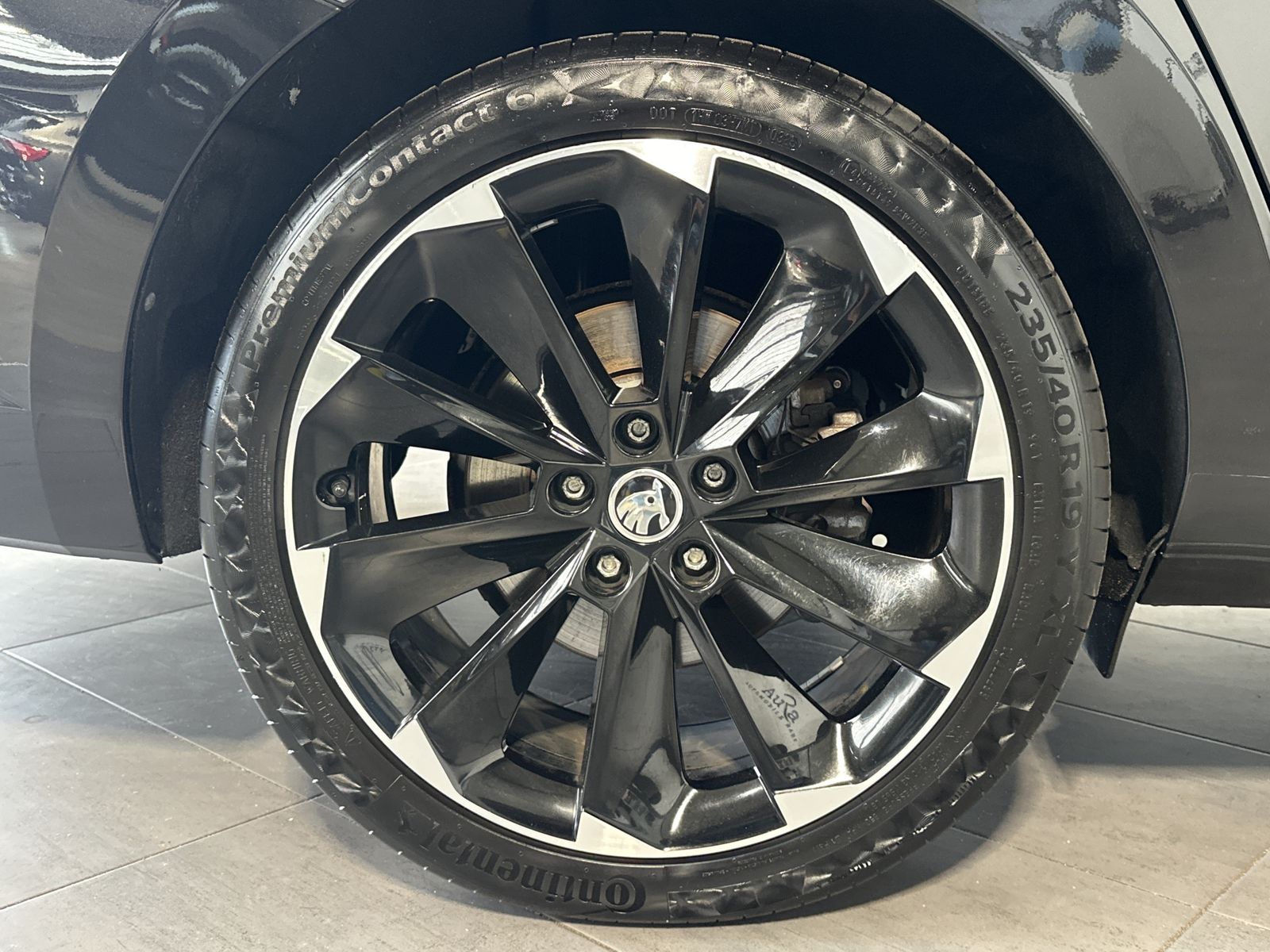 Fahrzeugabbildung SKODA Superb Combi 1.4 TSI iV DSG Sport NAV+LED+AHK+SH